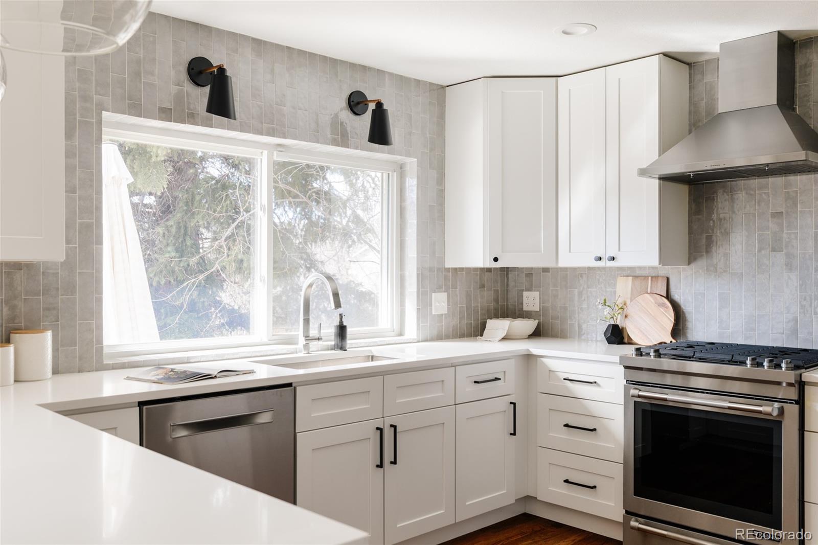 6335 S Geneva Circle