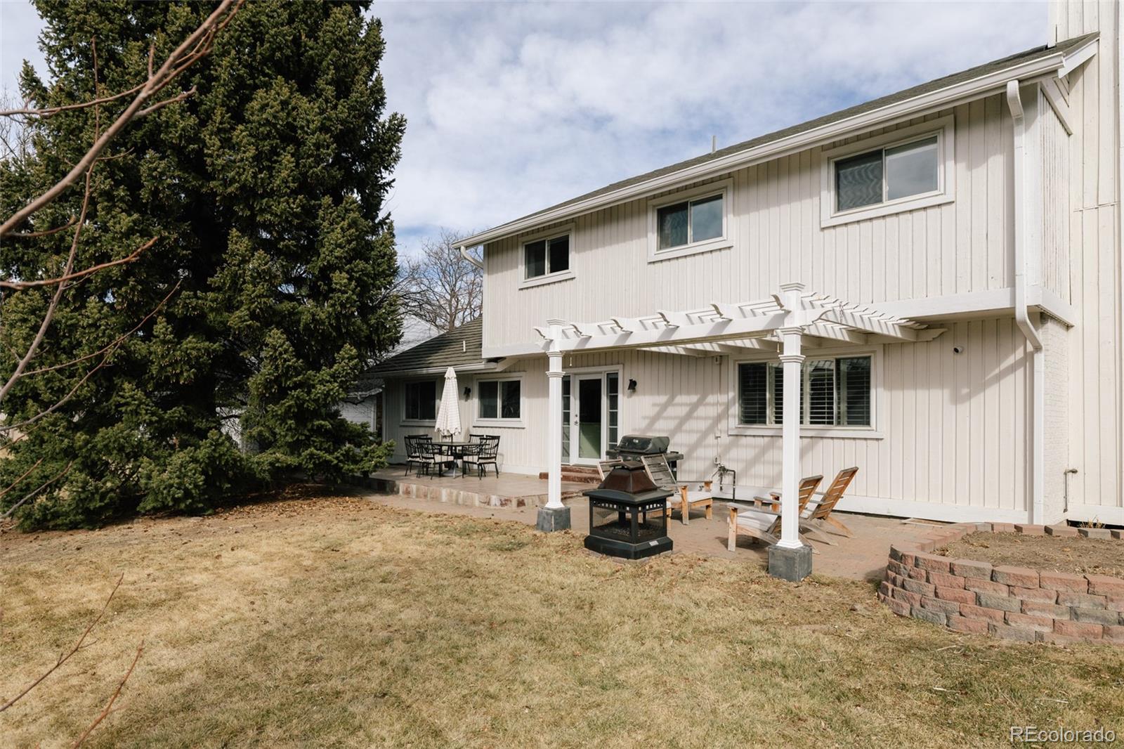 6335 S Geneva Circle