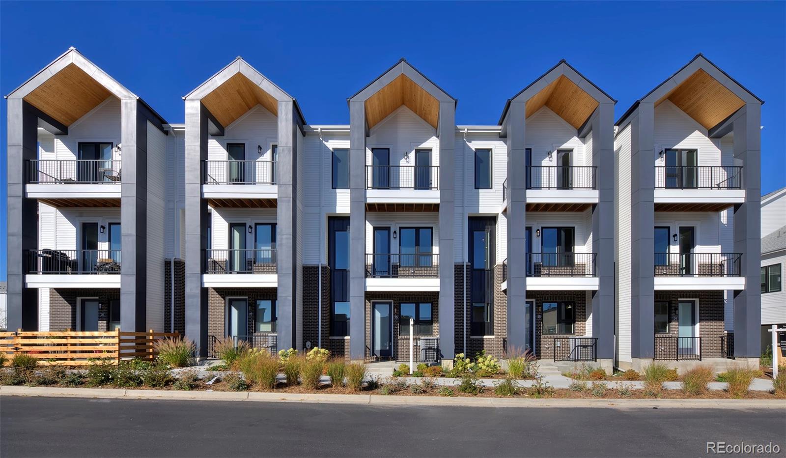 8280 E 36th Avenue Unit: 25