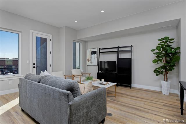 8280 E 36th Avenue Unit: 25