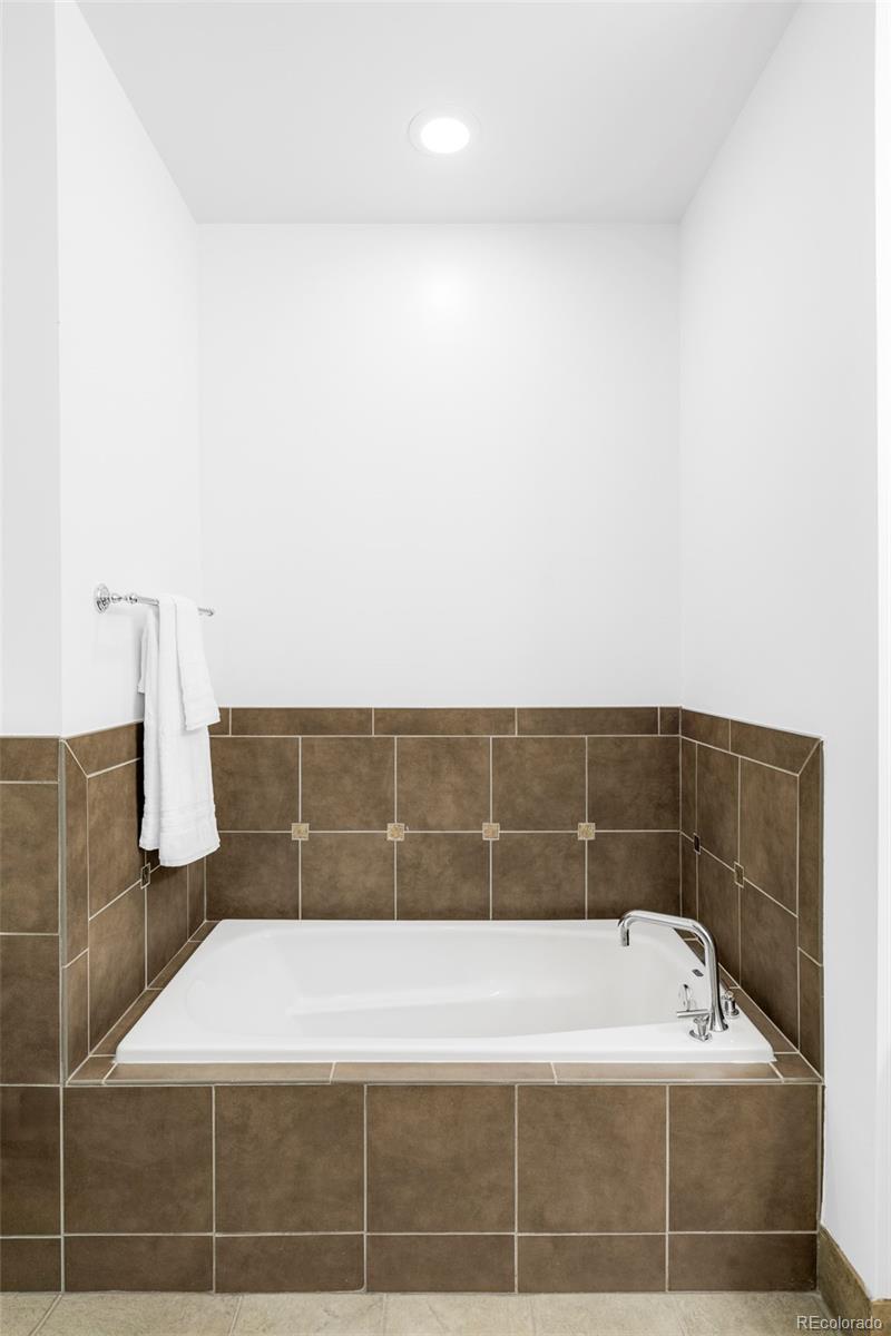 2958 Syracuse Street Unit: 406