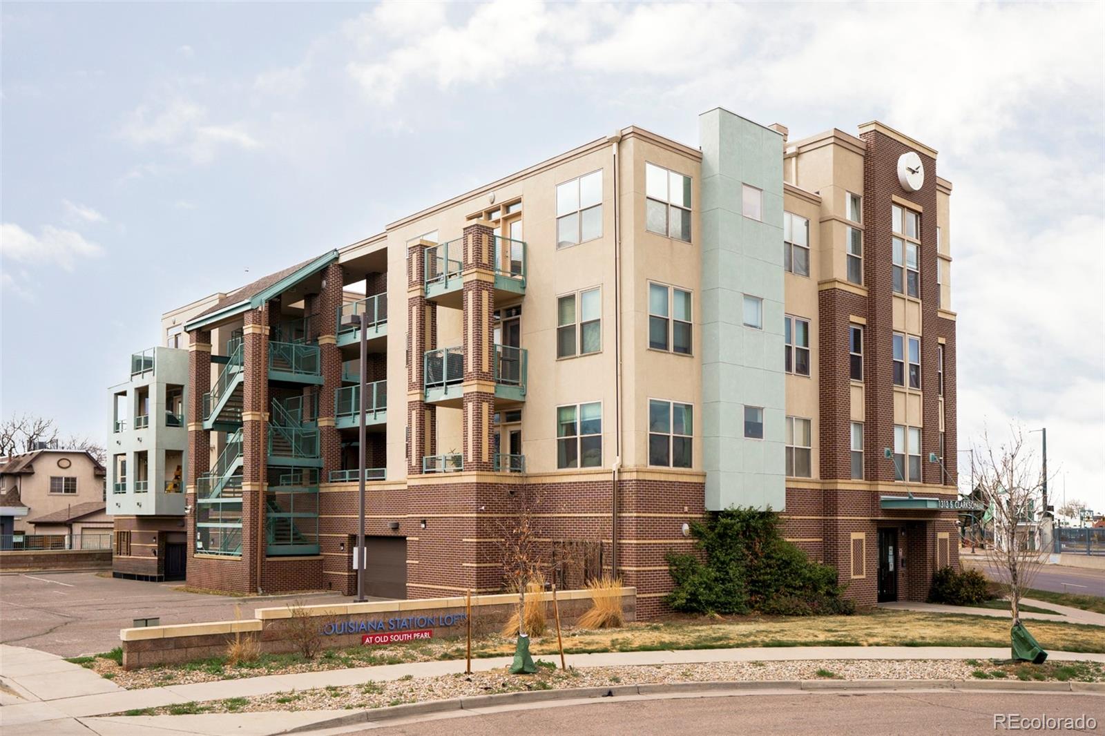 1313 S Clarkson Street Unit: 208