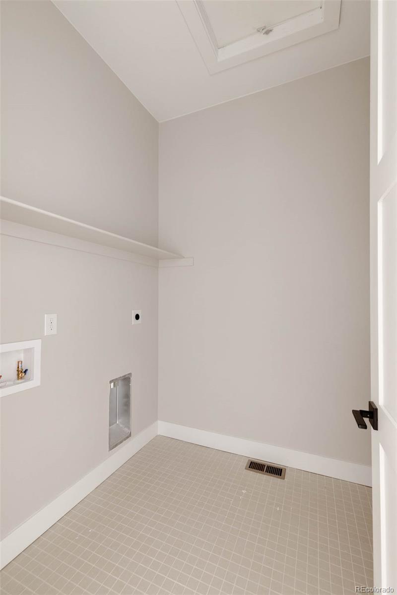 8260 E 36th Avenue Unit: 29