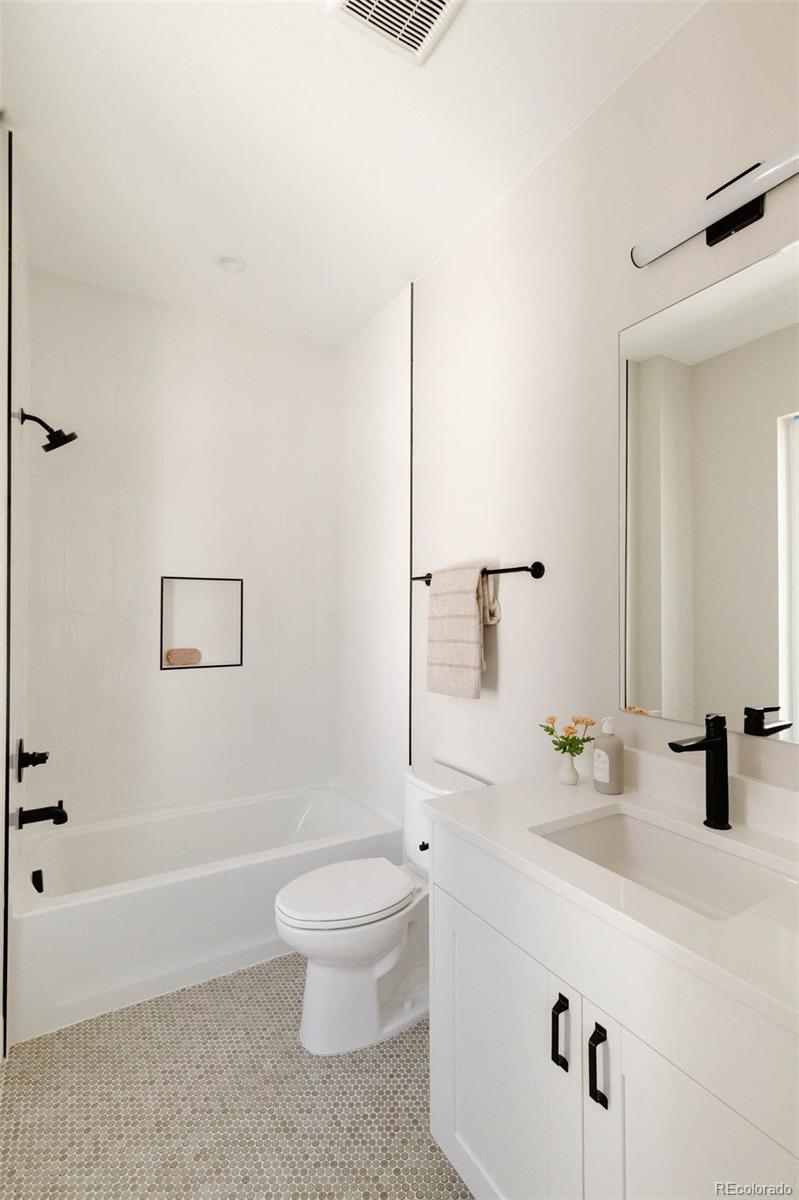 8260 E 36th Avenue Unit: 31