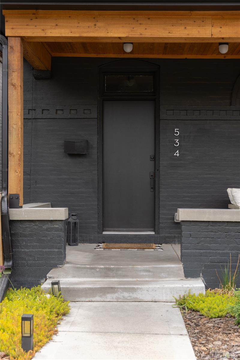534 W 4th Avenue