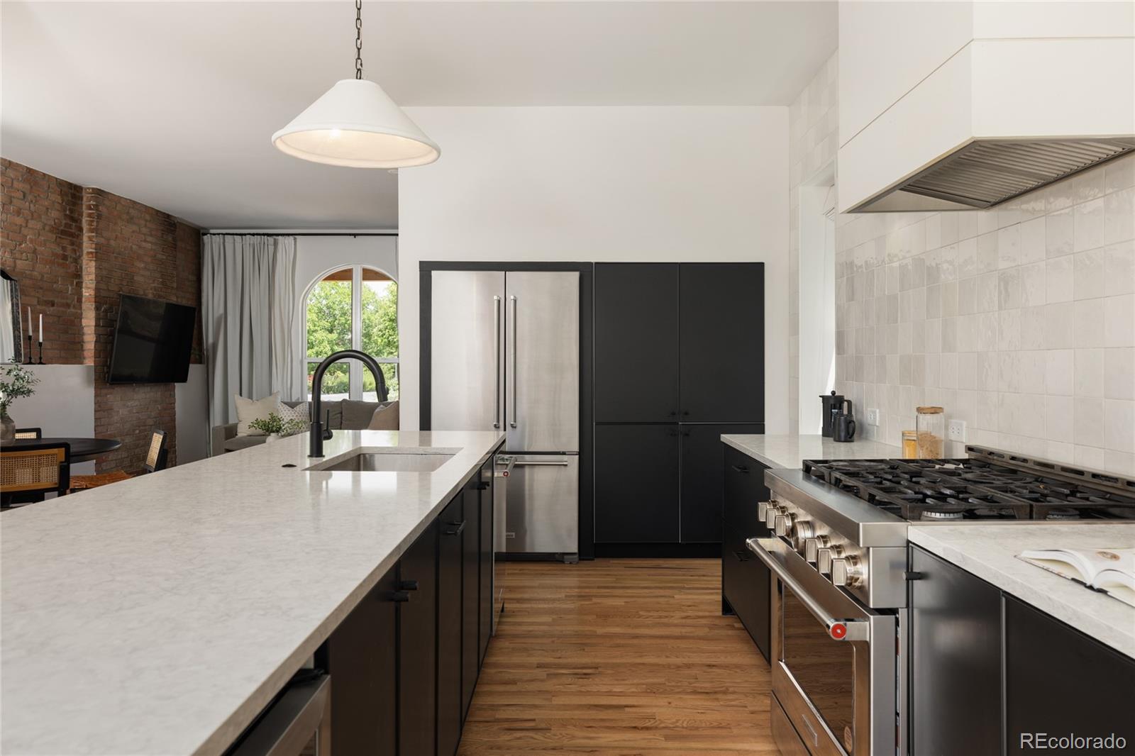 534 W 4th Avenue