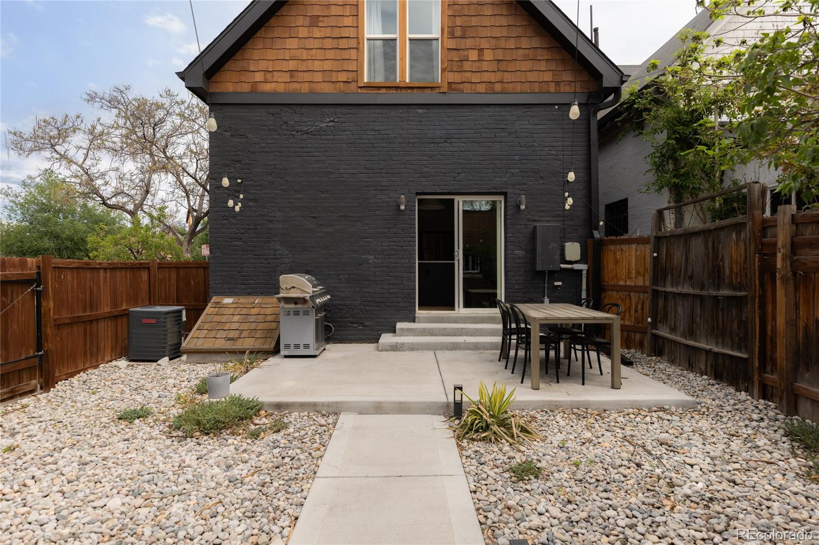 534 W 4th Avenue