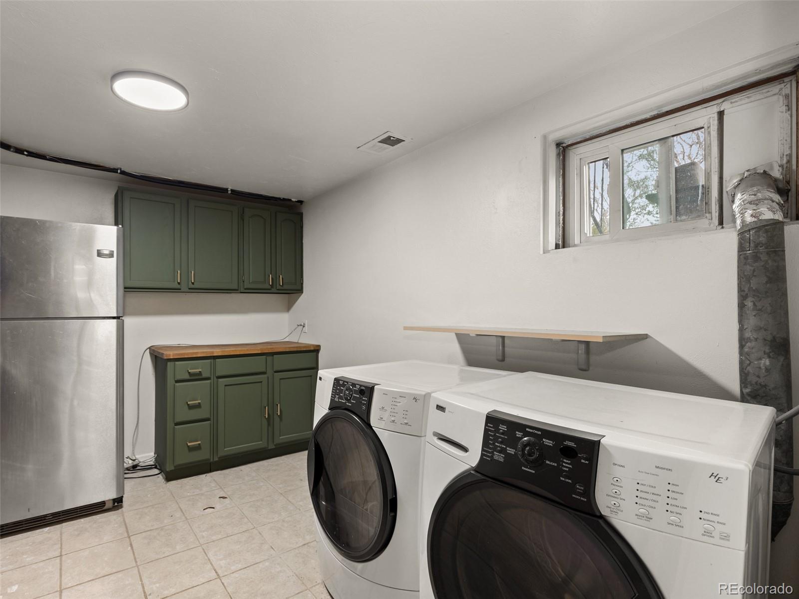 1890 S Monaco Parkway