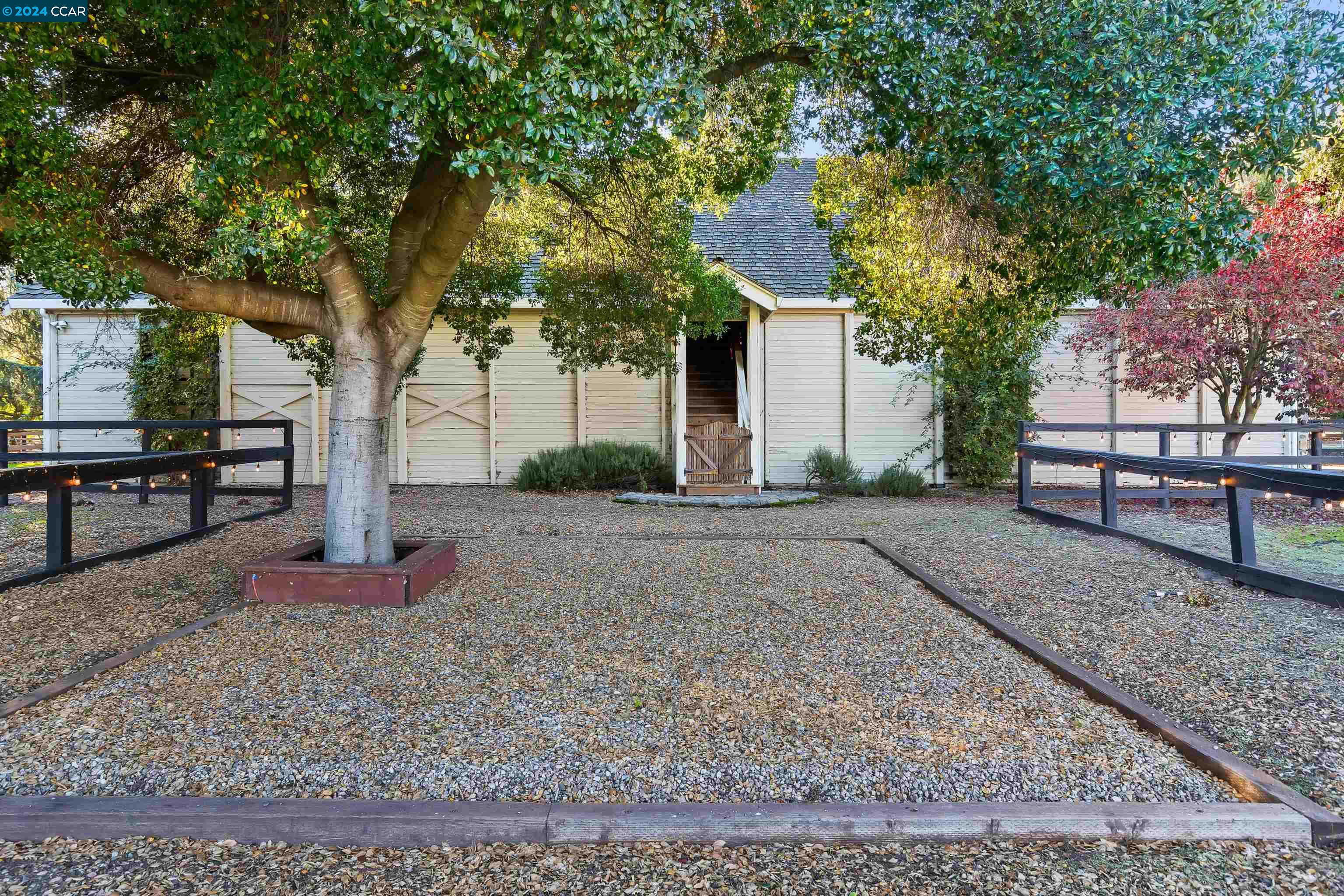 5400 Penny Ln