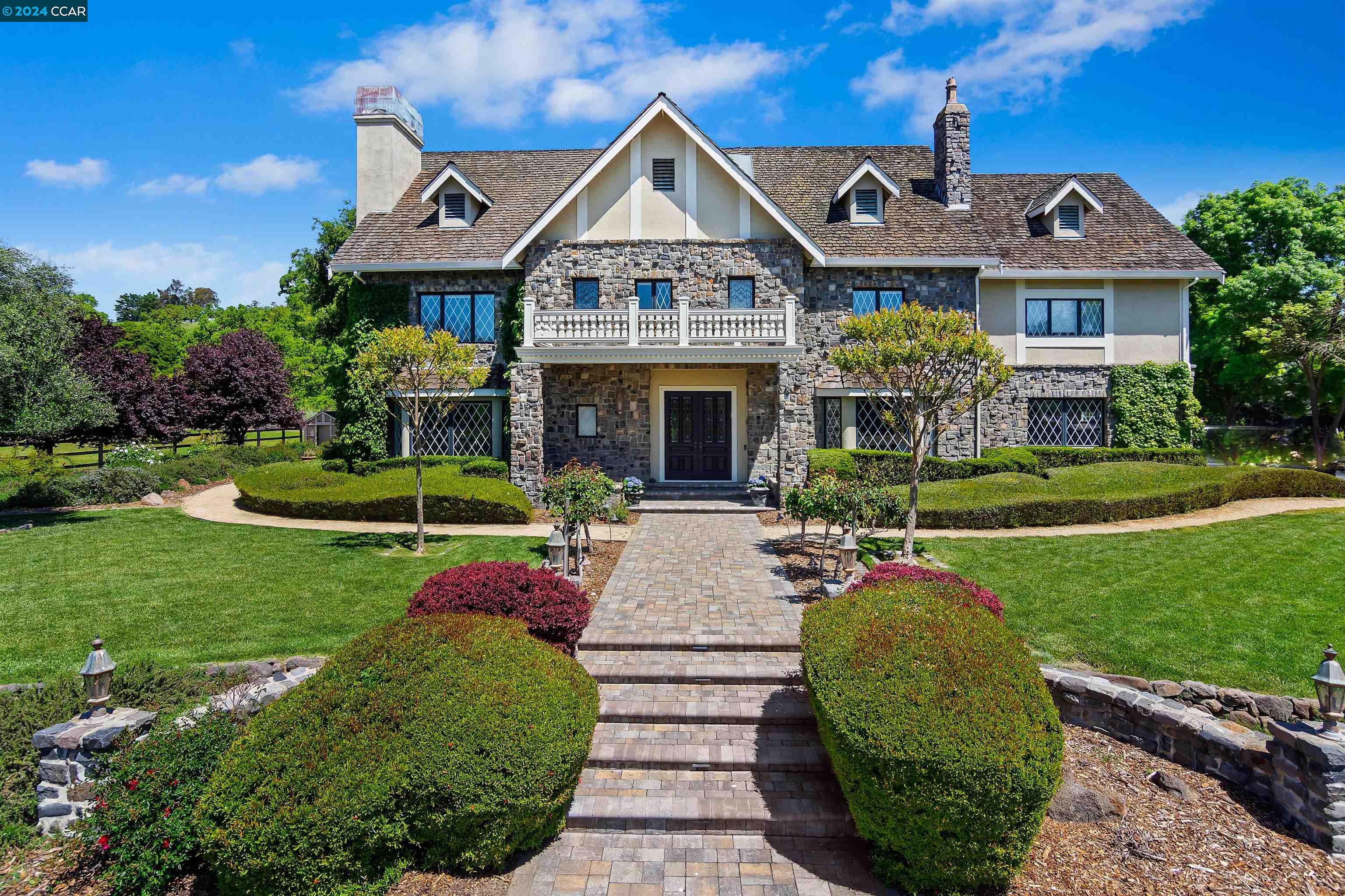 5400 Penny Ln