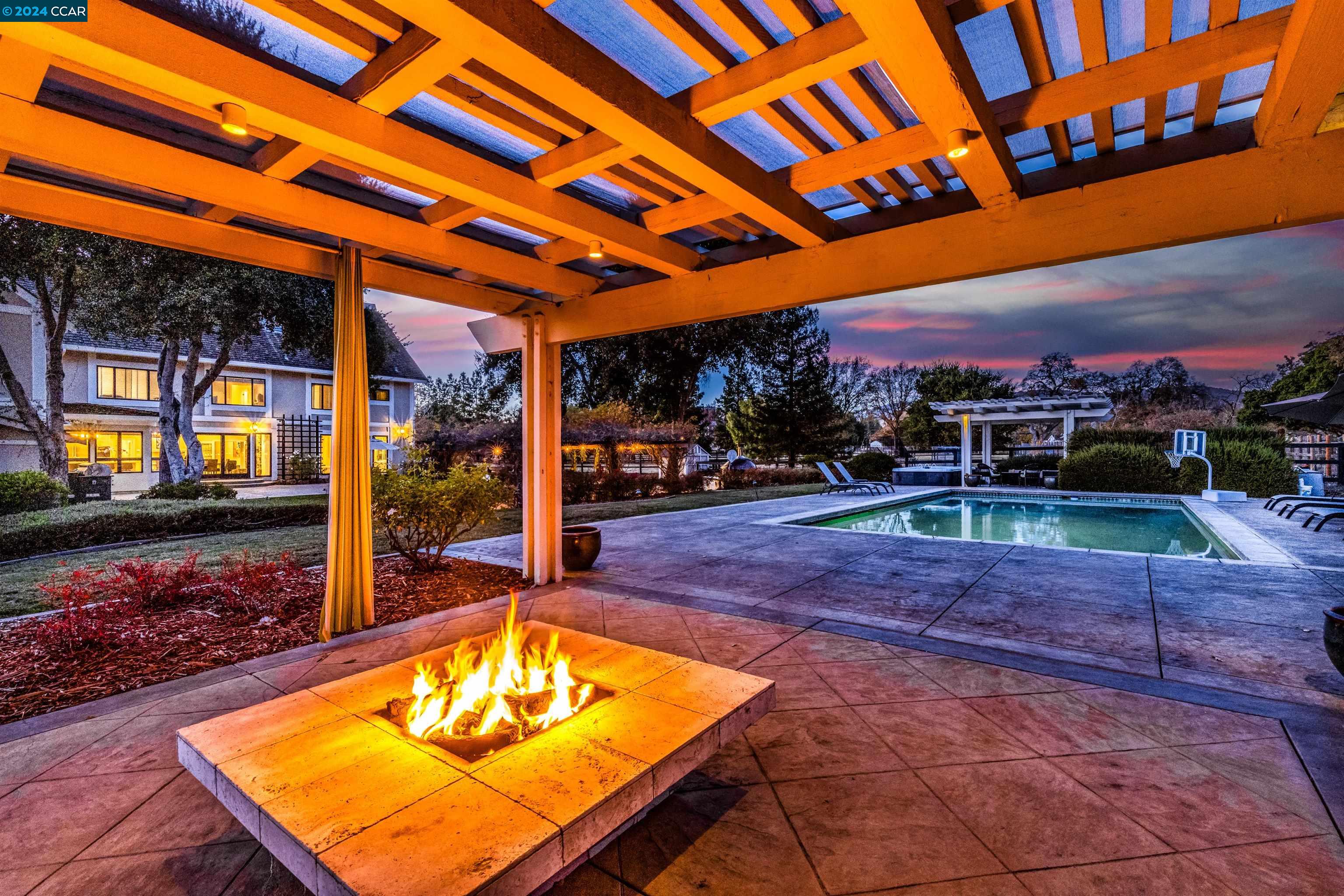 5400 Penny Ln