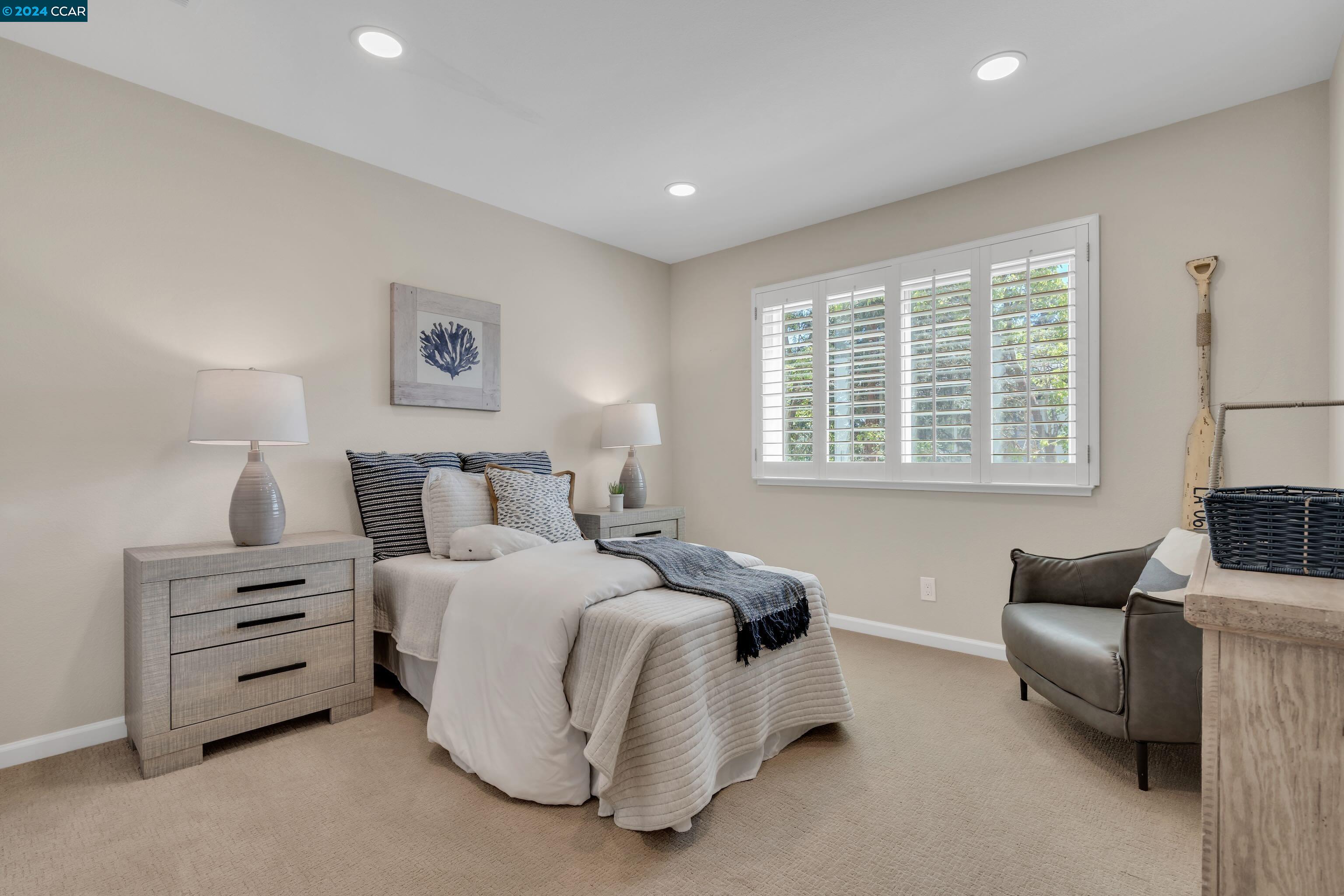 50 Headland Ct