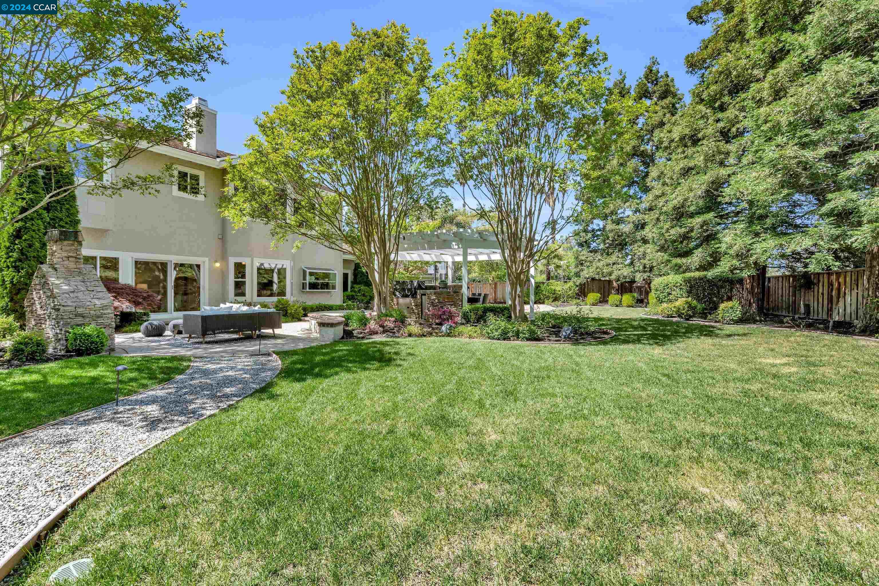50 Headland Ct