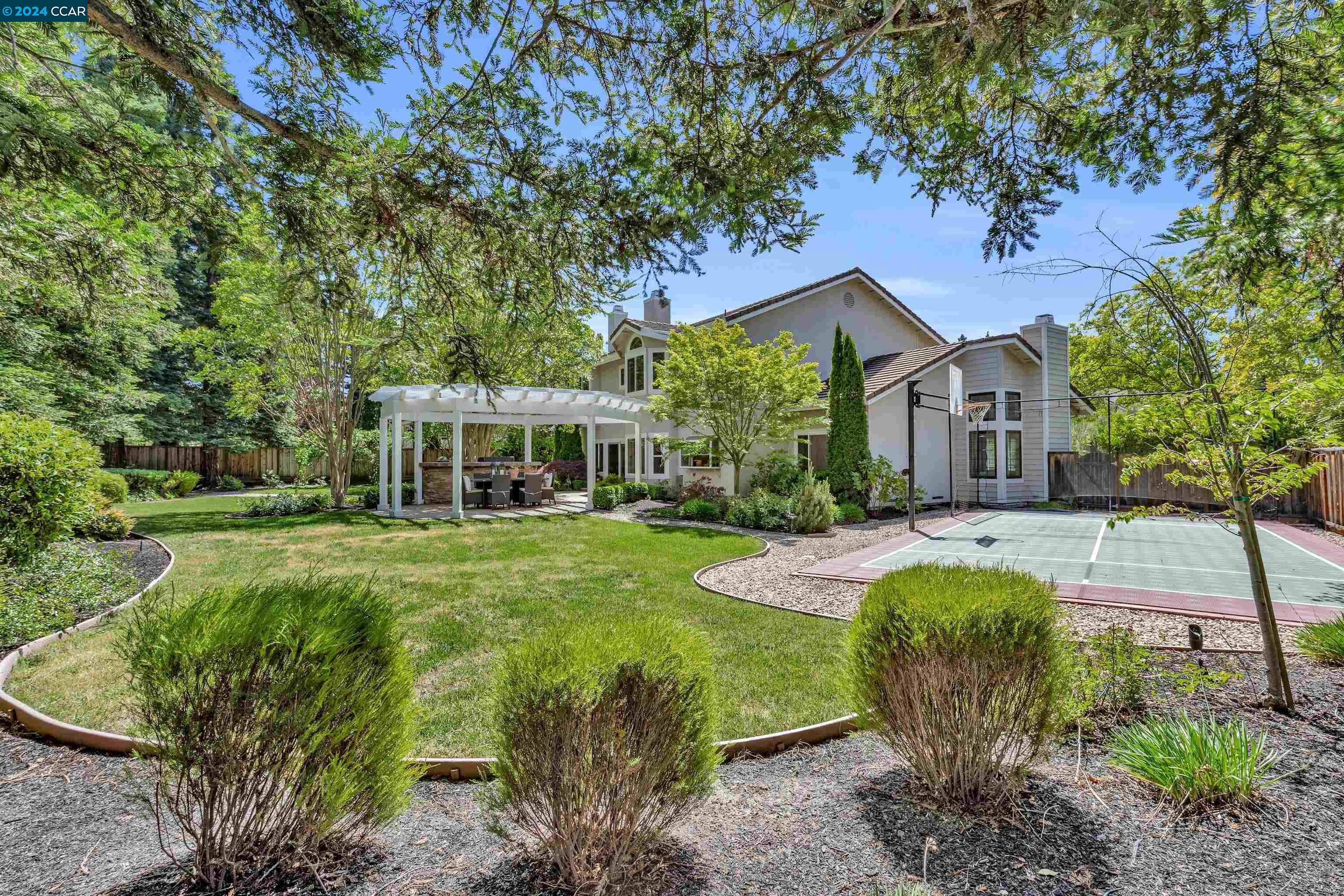 50 Headland Ct