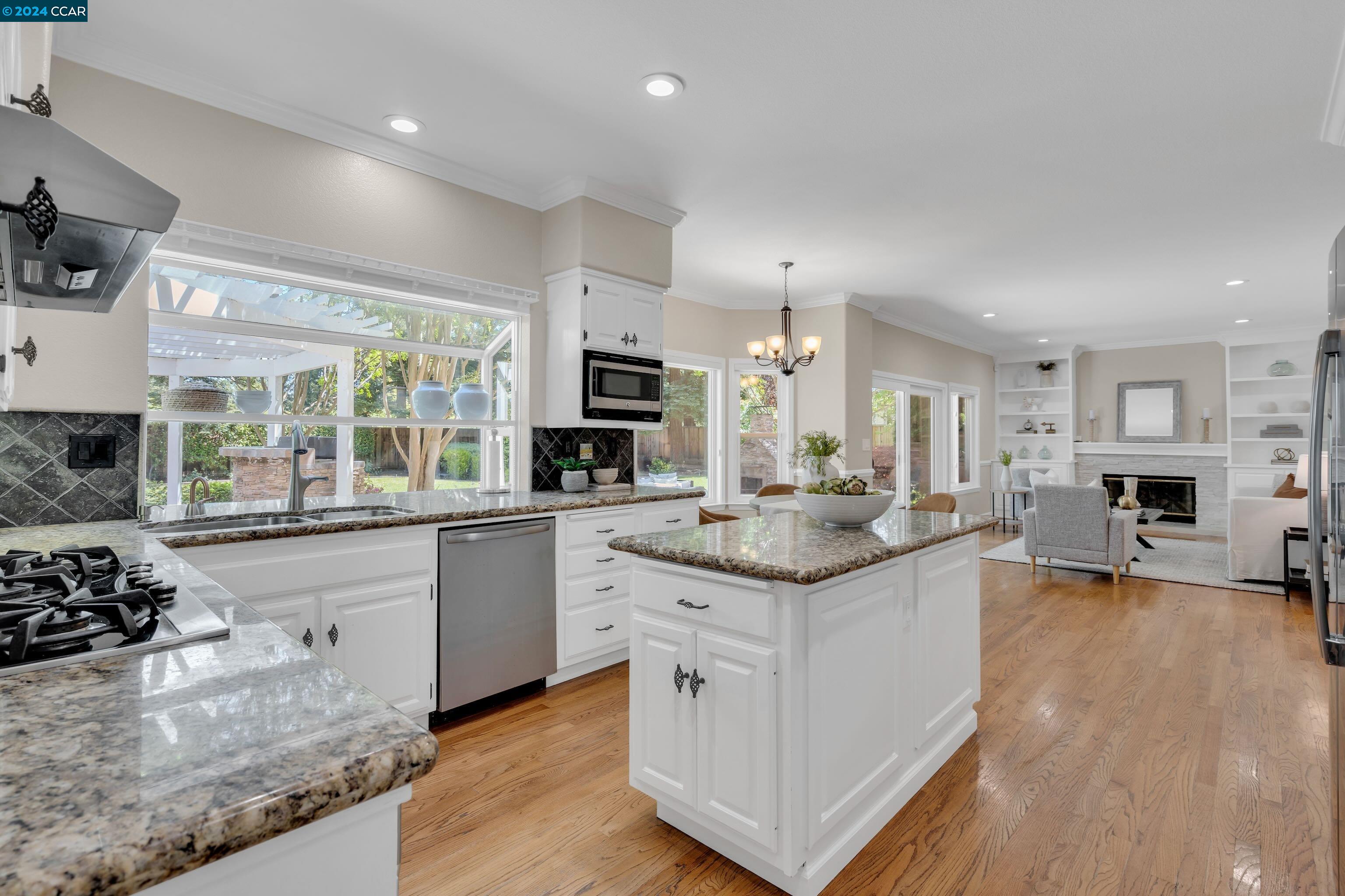 50 Headland Ct