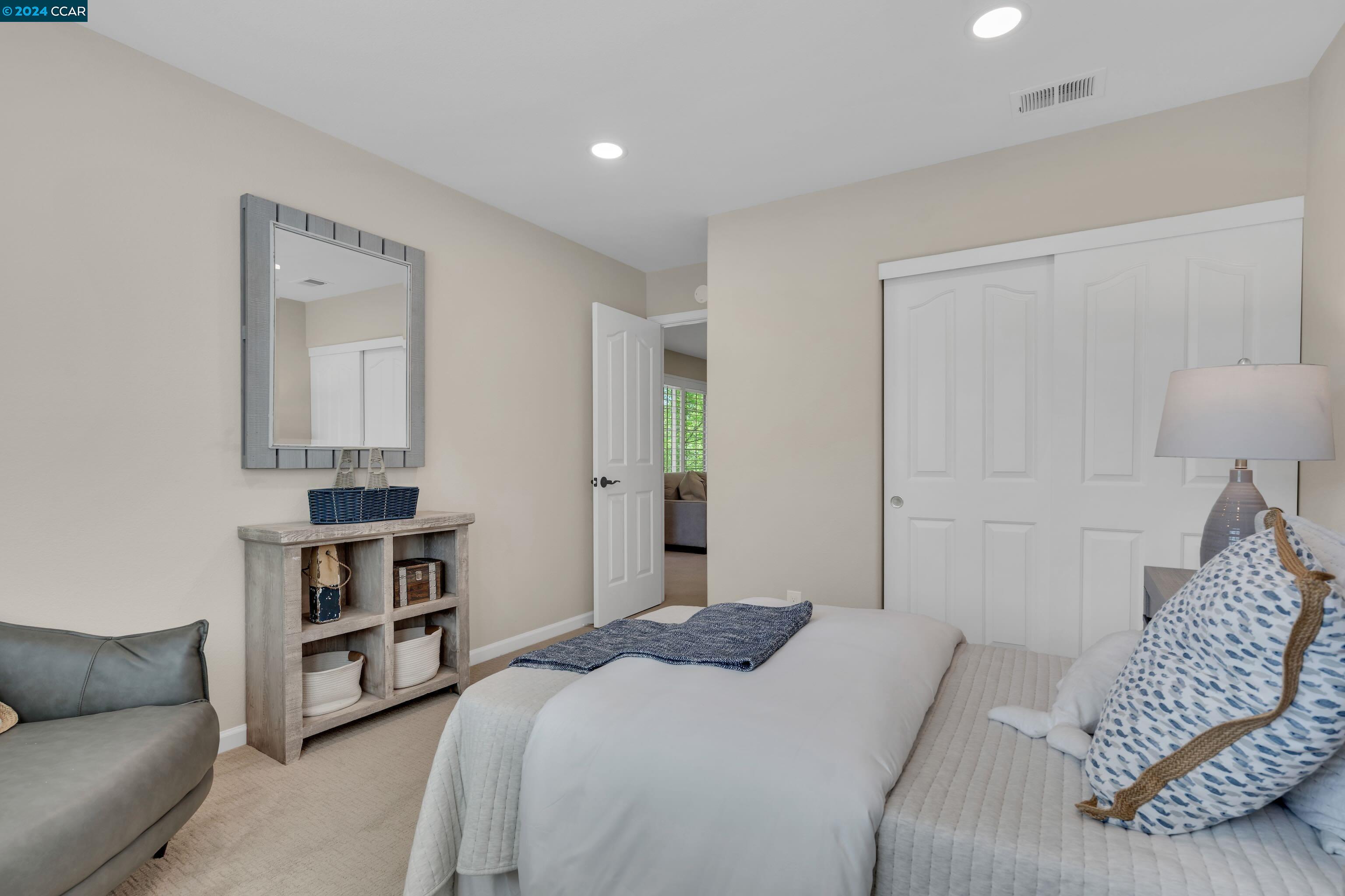 50 Headland Ct
