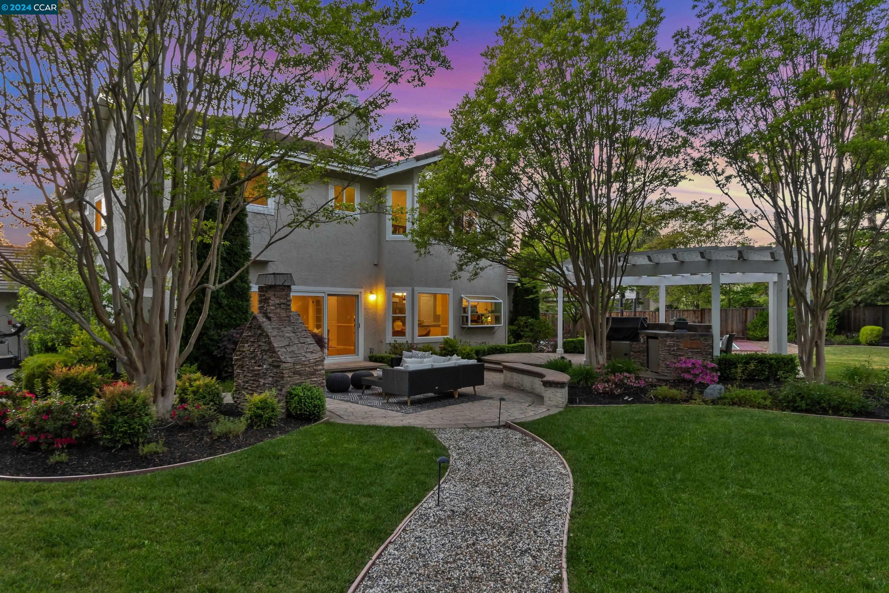 50 Headland Ct