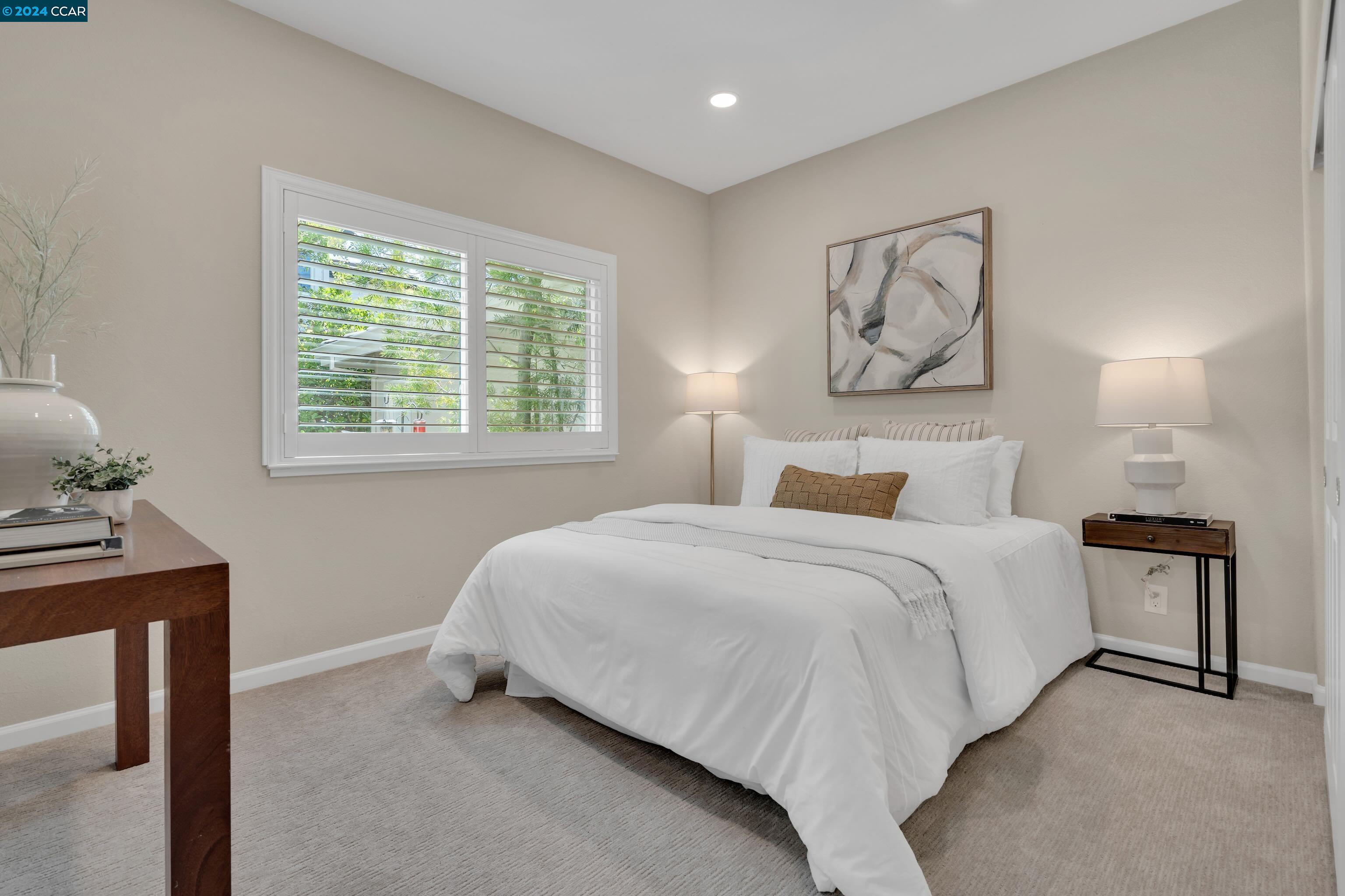 50 Headland Ct