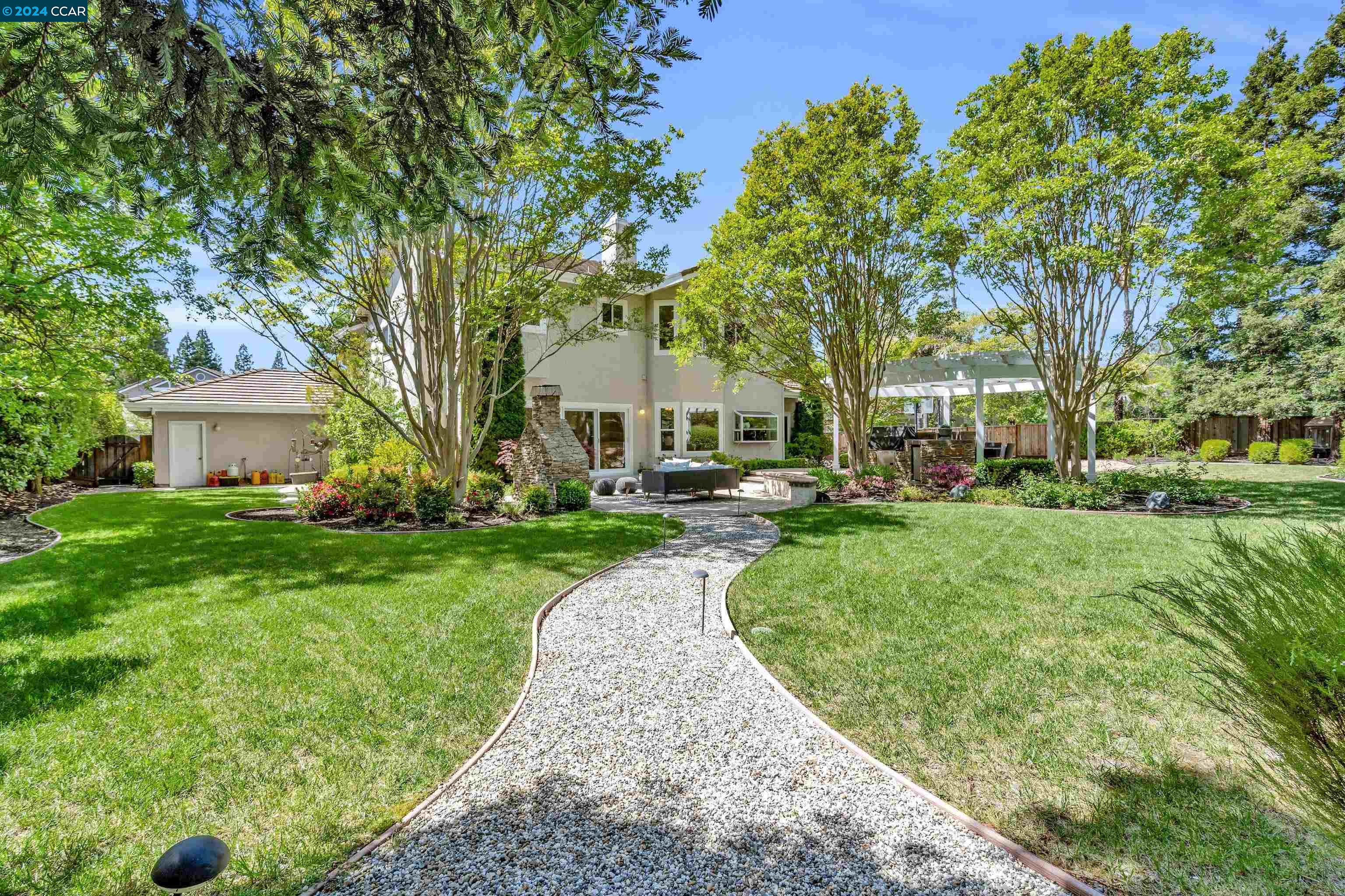 50 Headland Ct