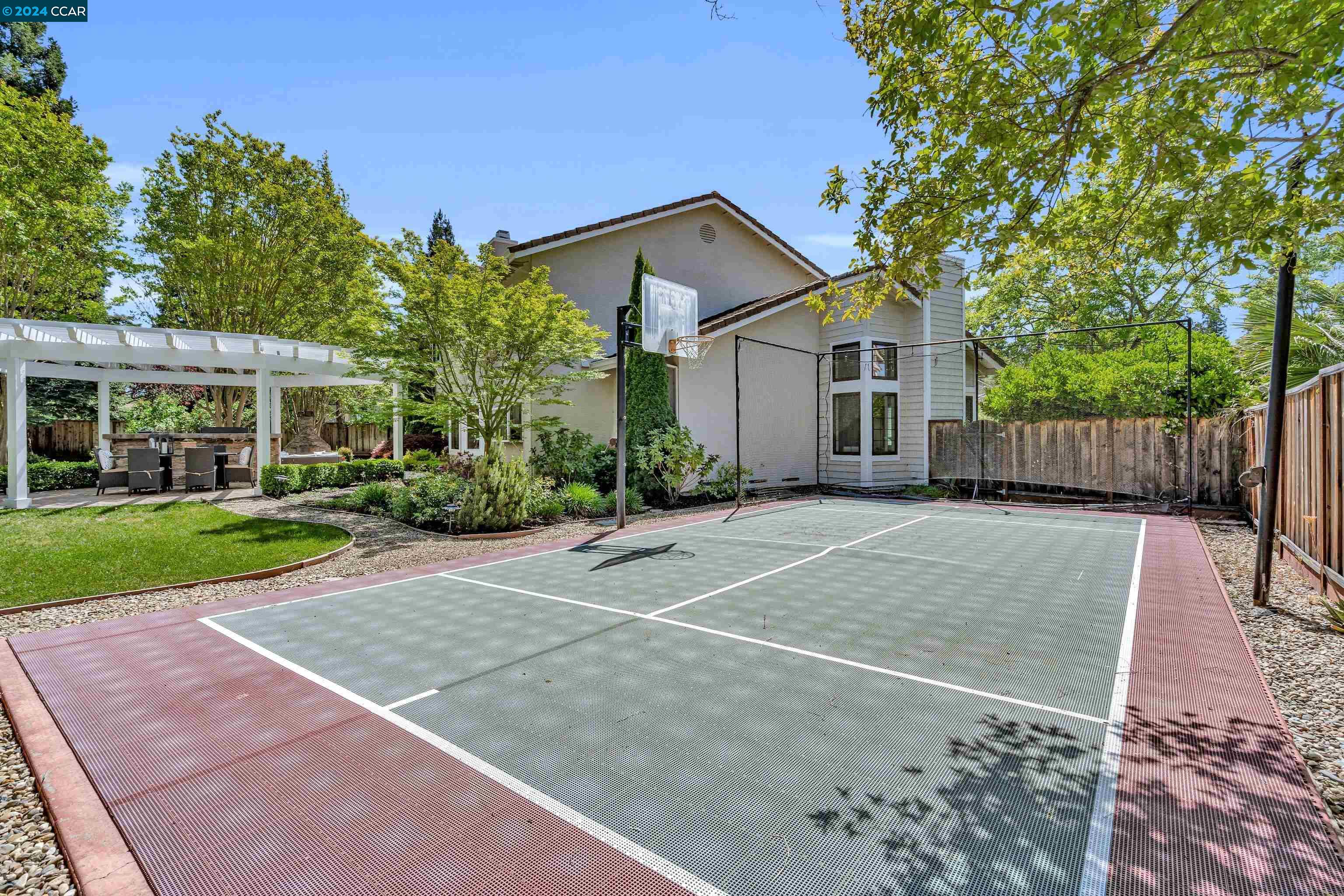 50 Headland Ct