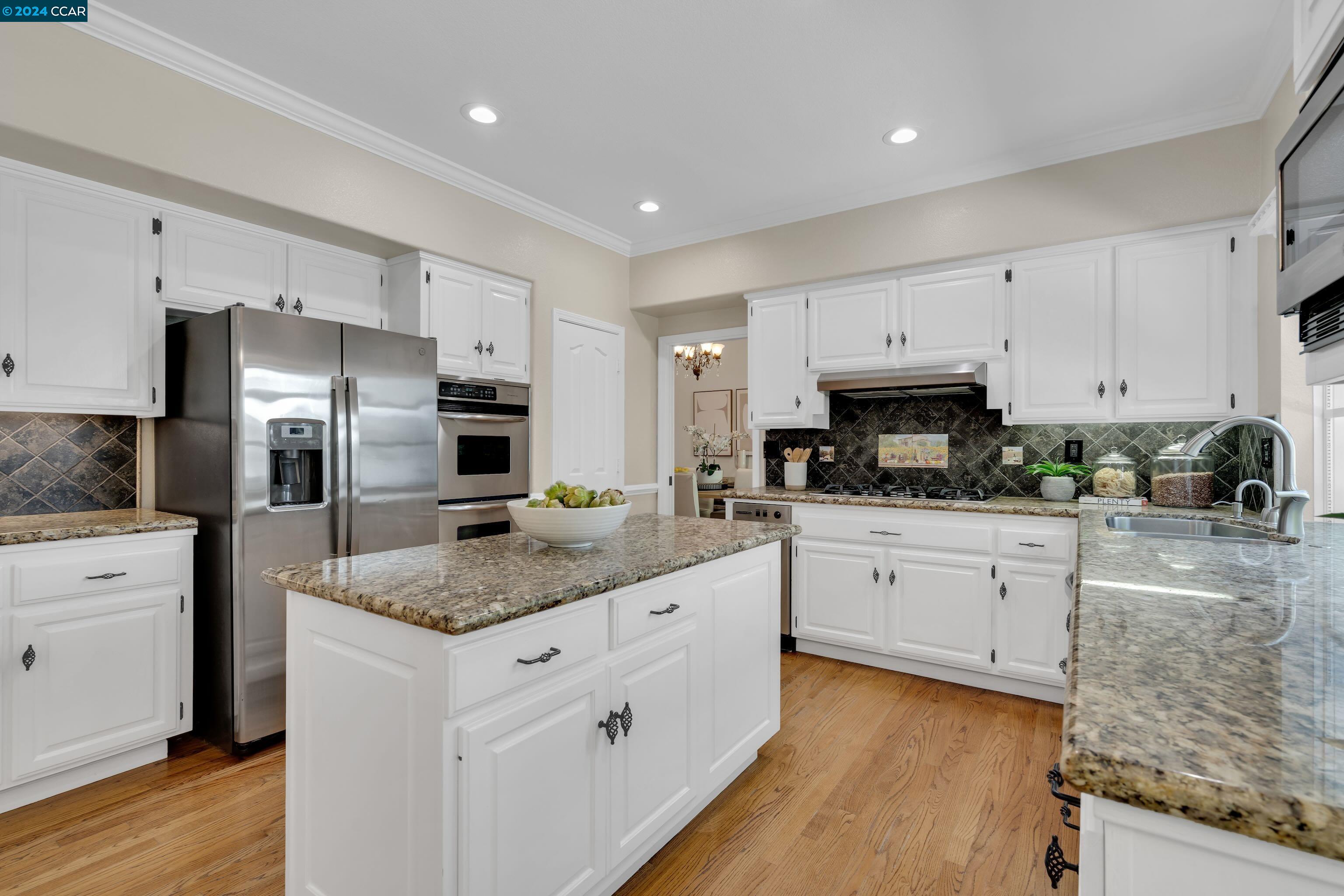 50 Headland Ct