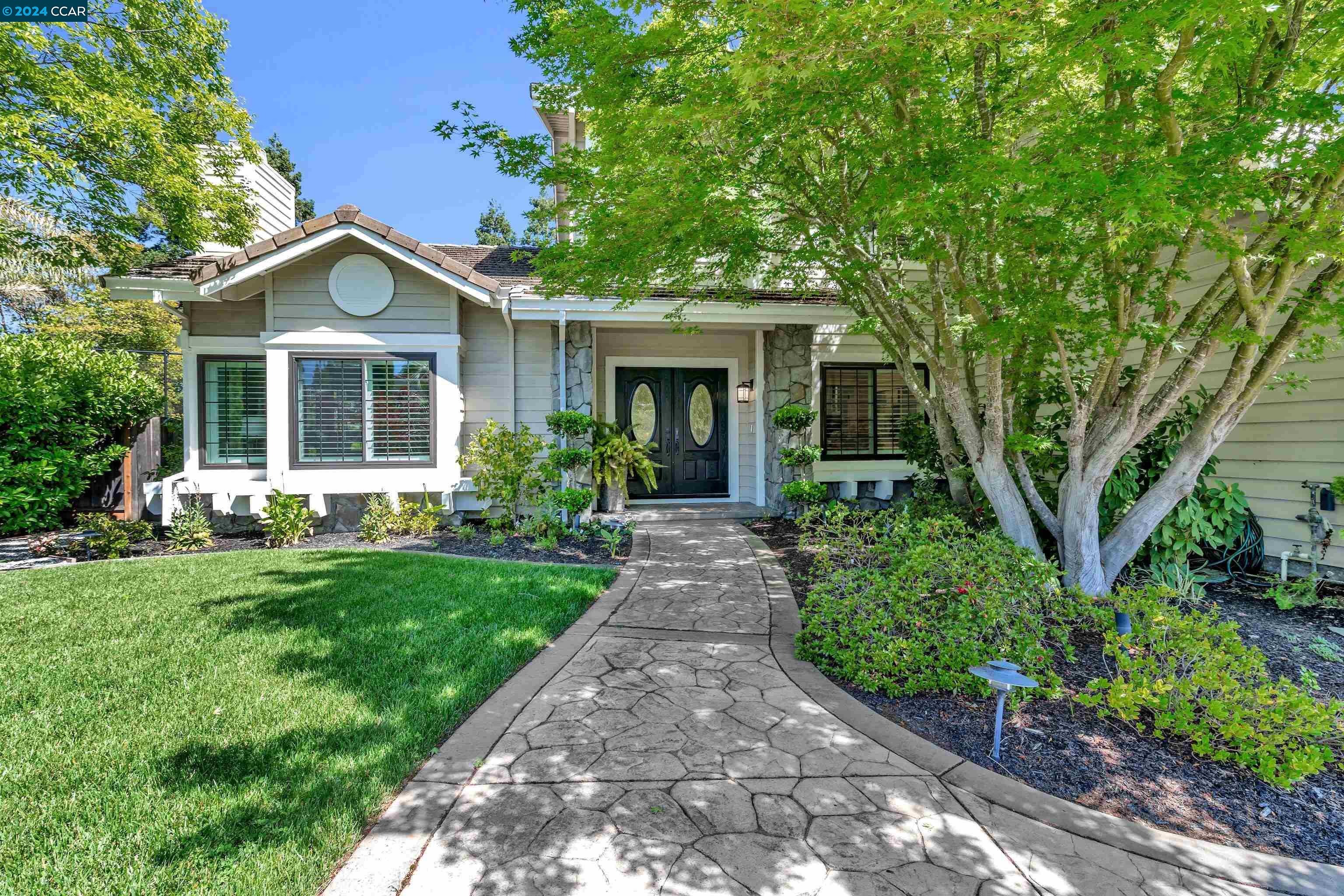 50 Headland Ct