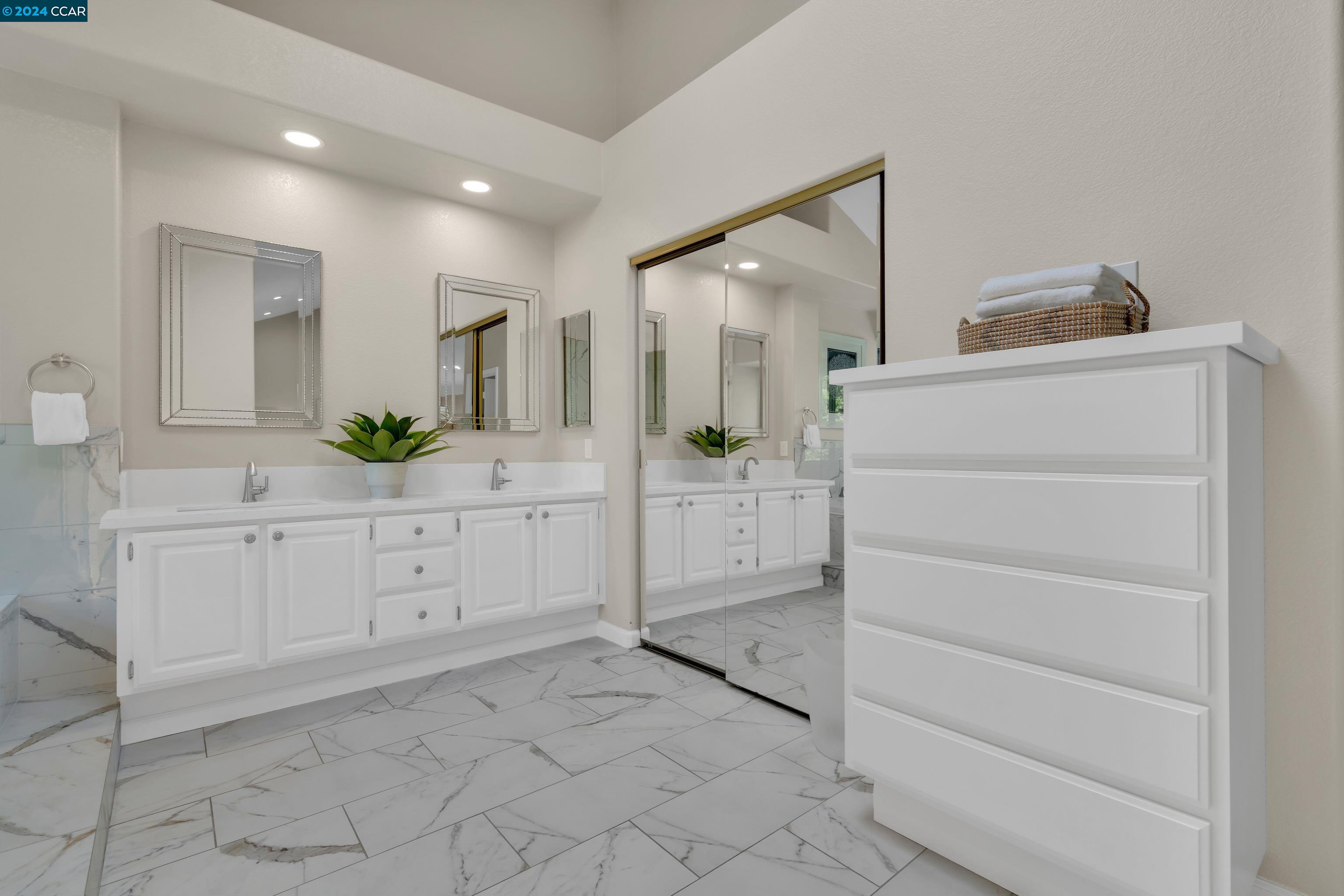 50 Headland Ct
