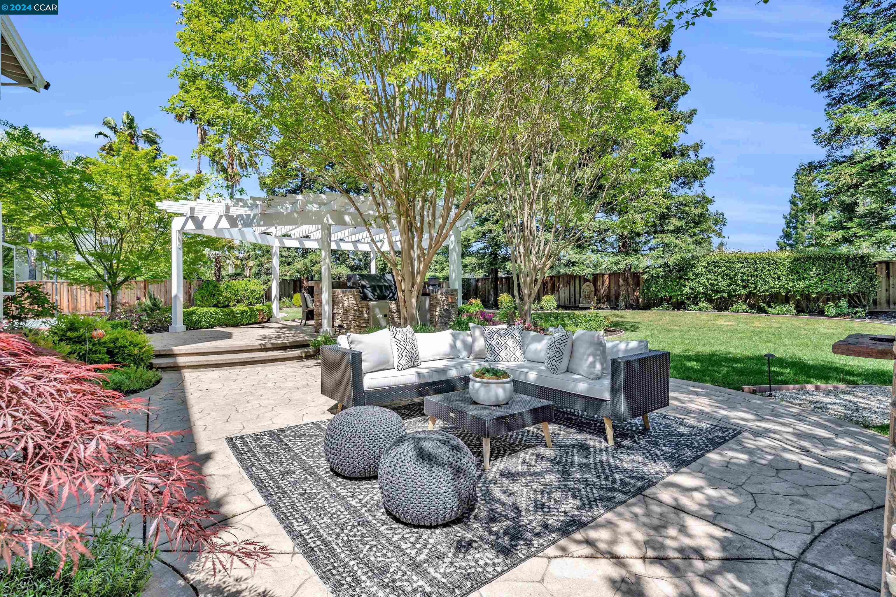 50 Headland Ct