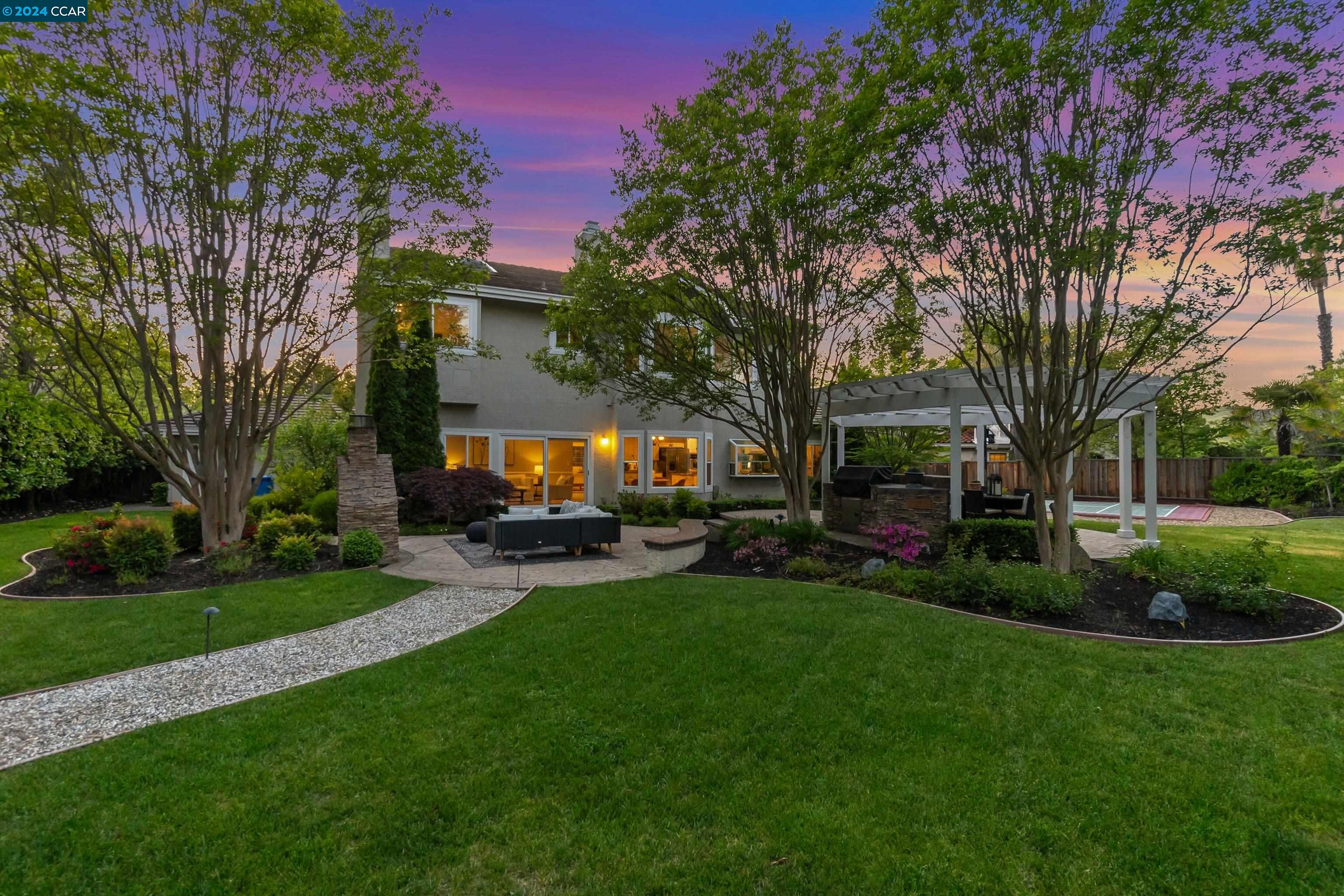 50 Headland Ct