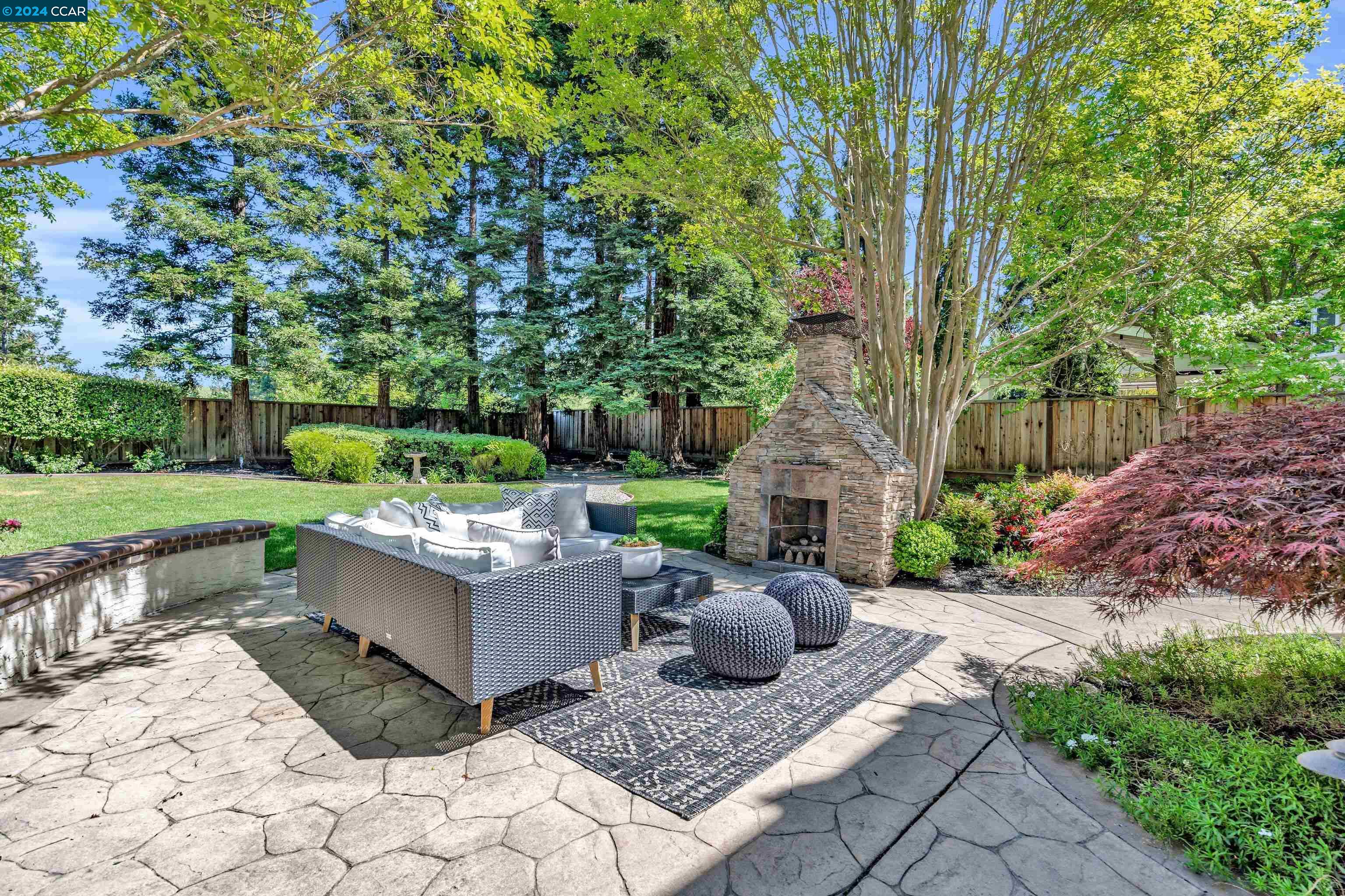 50 Headland Ct