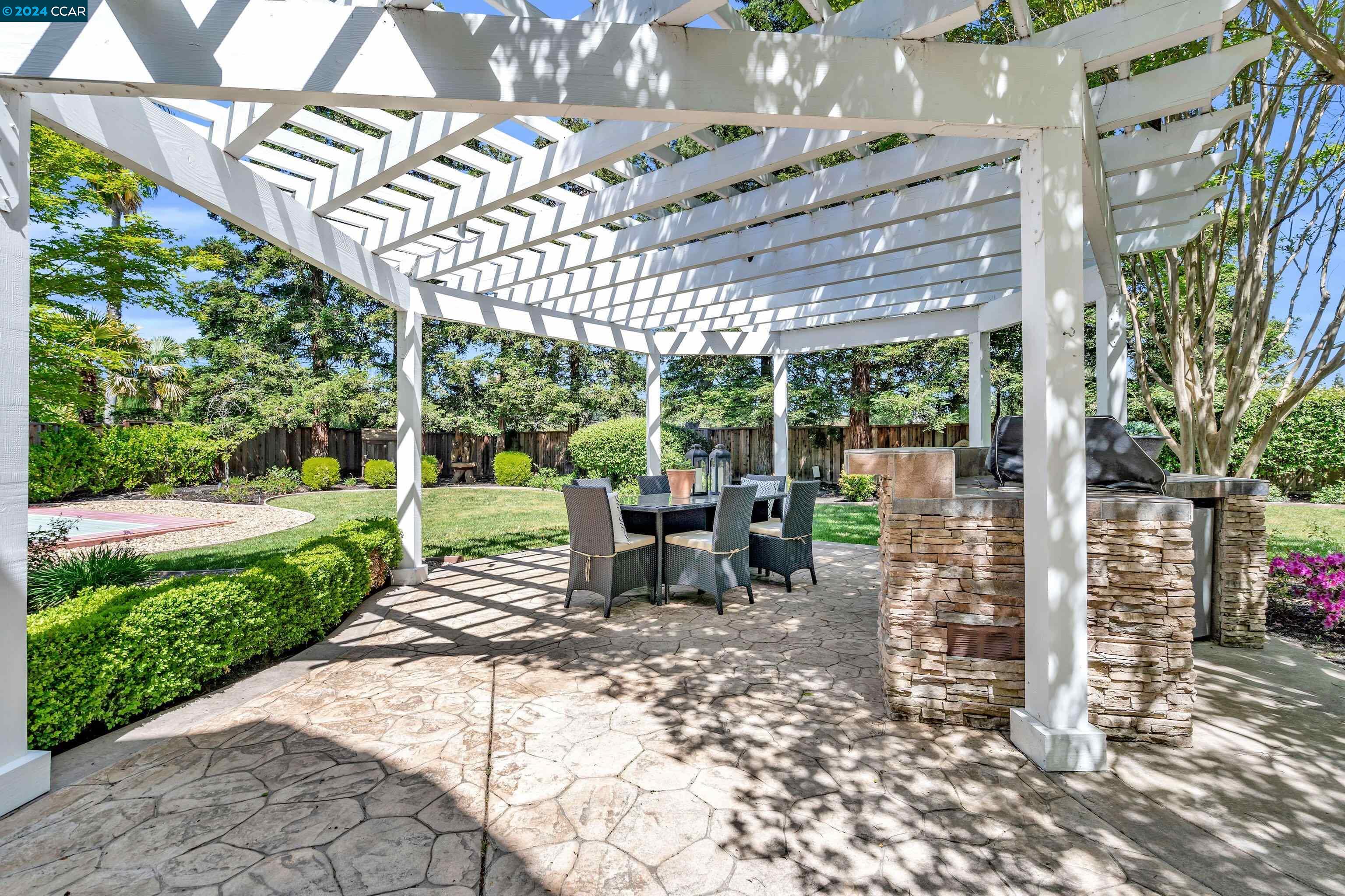 50 Headland Ct