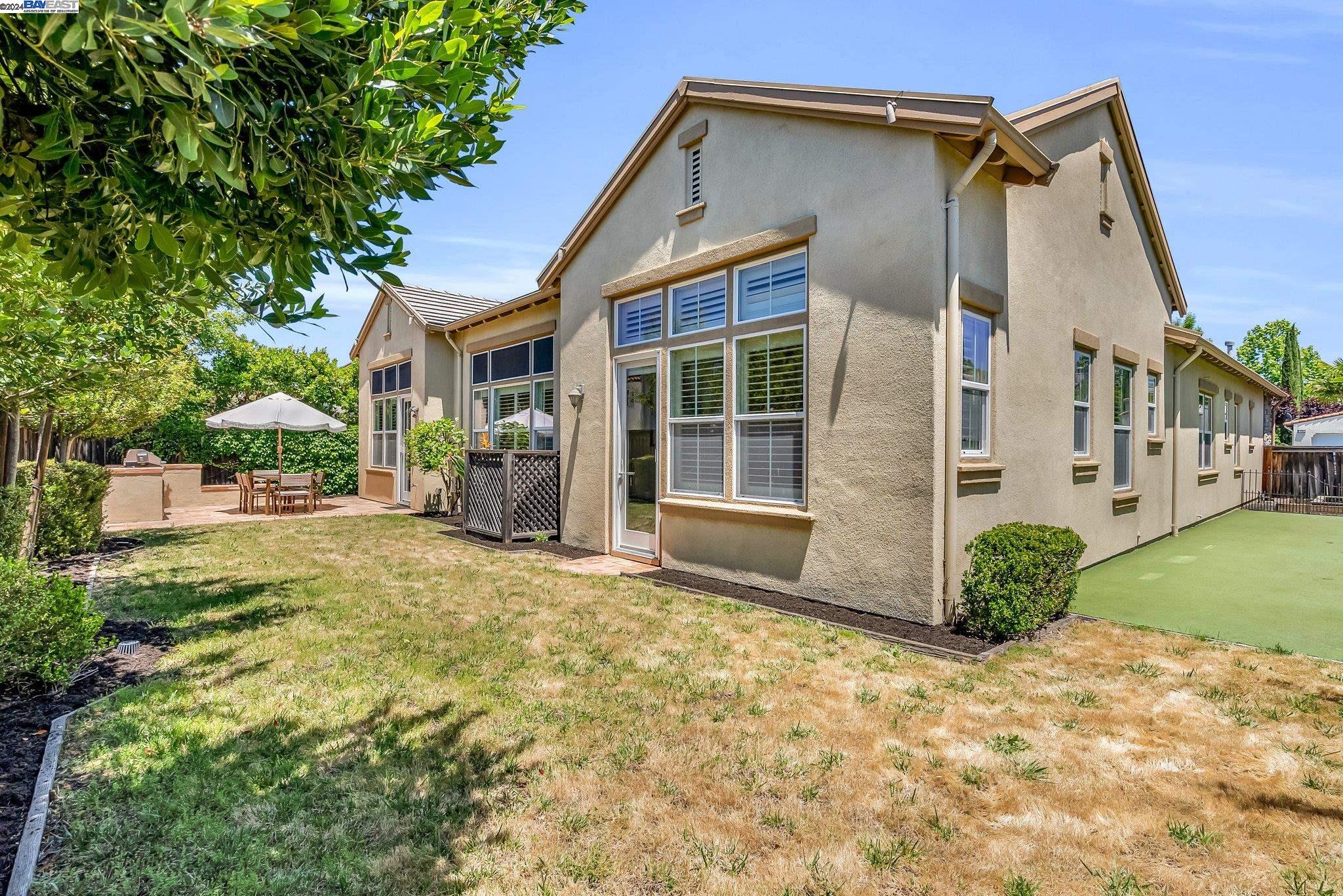 3066 E Griffon St