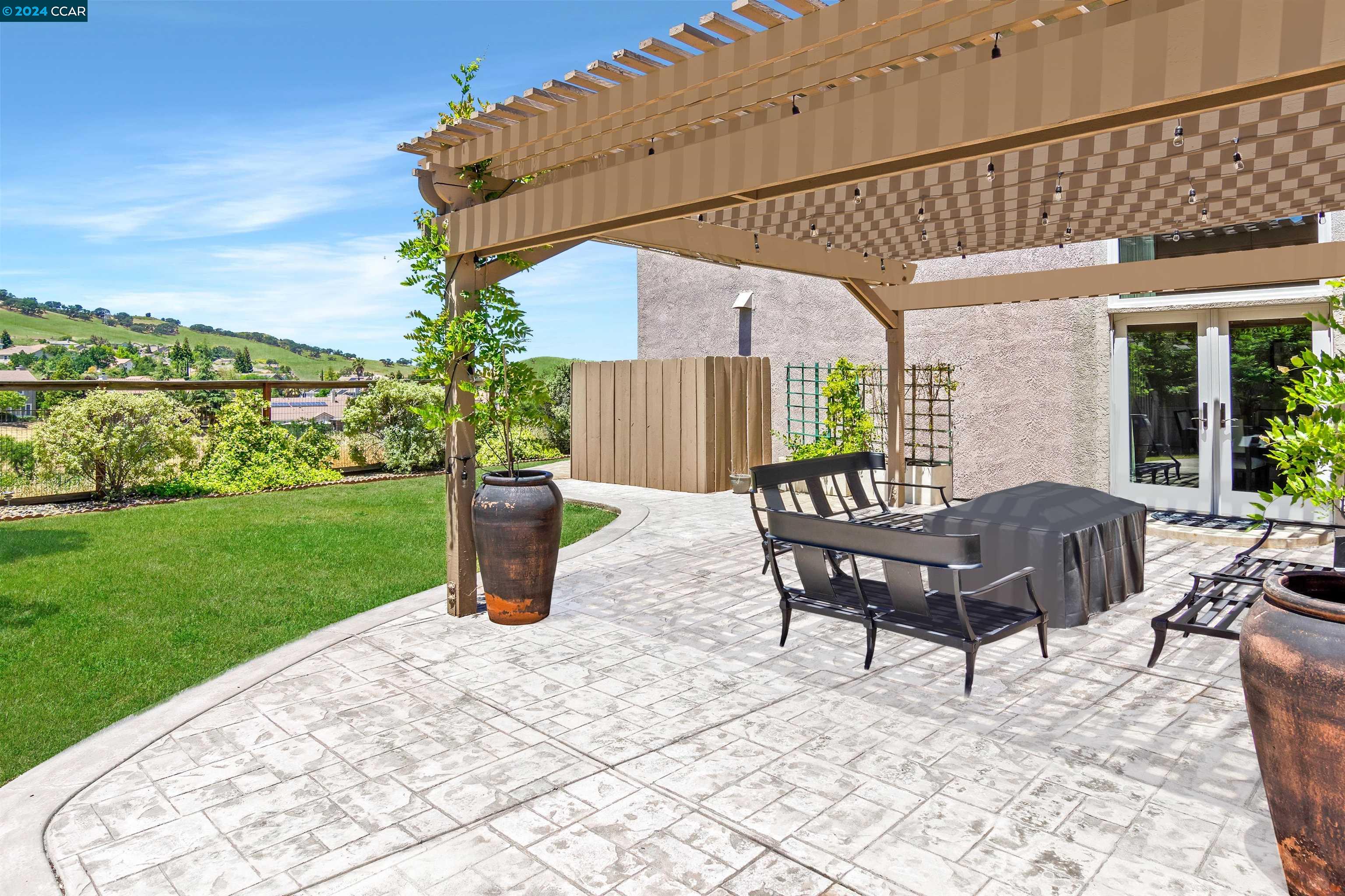 969 Rolling Woods Way