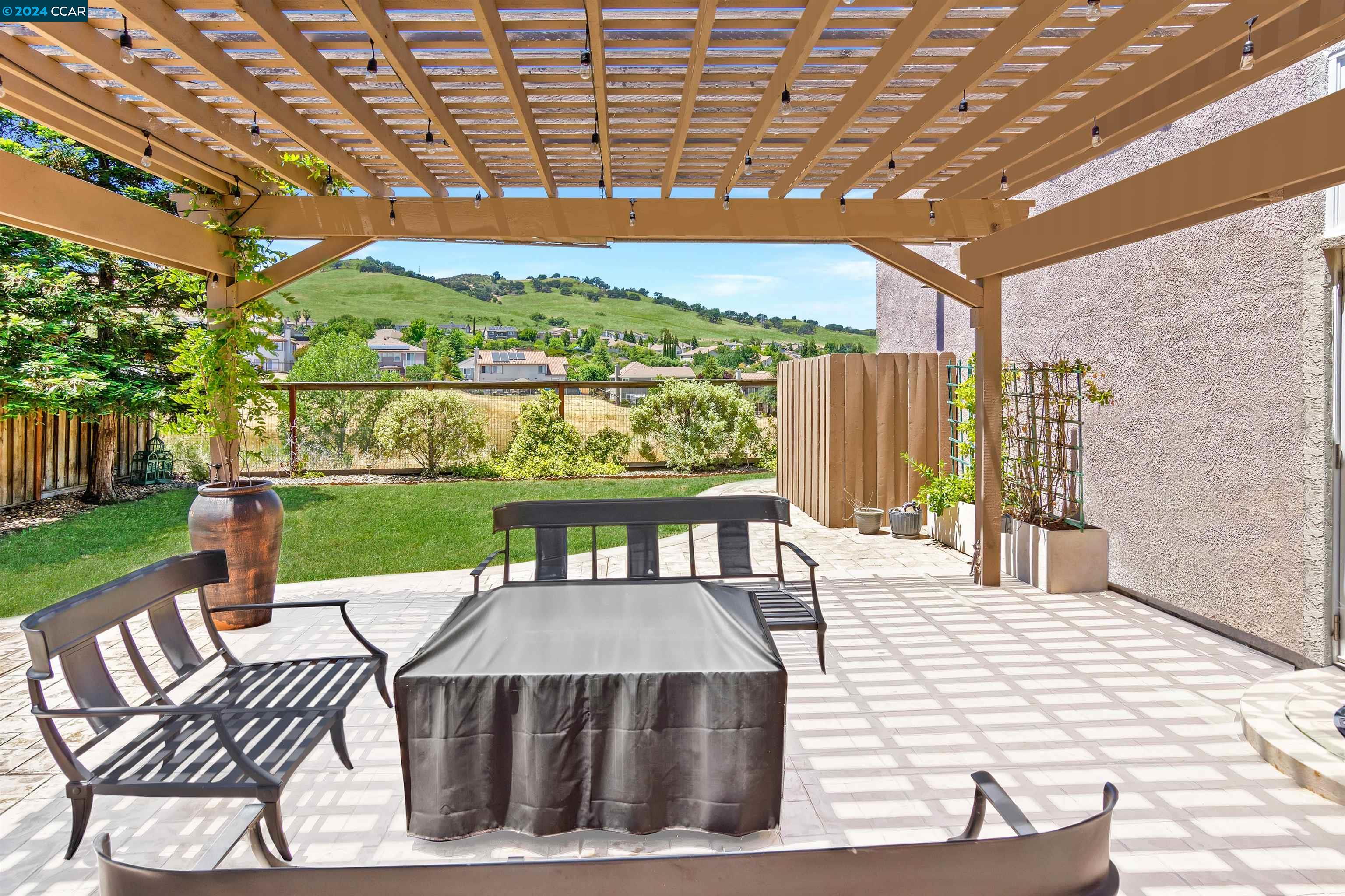 969 Rolling Woods Way