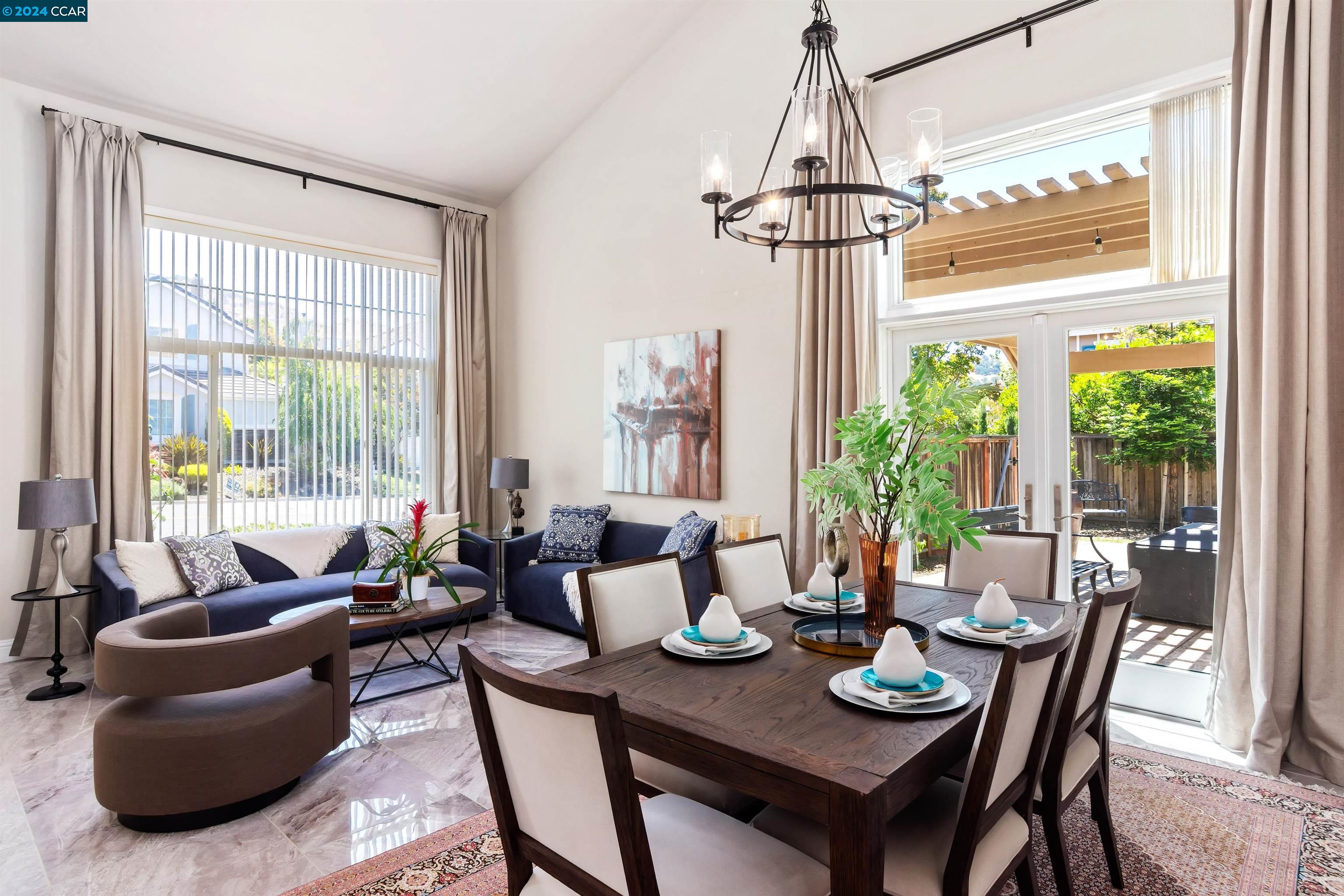 969 Rolling Woods Way