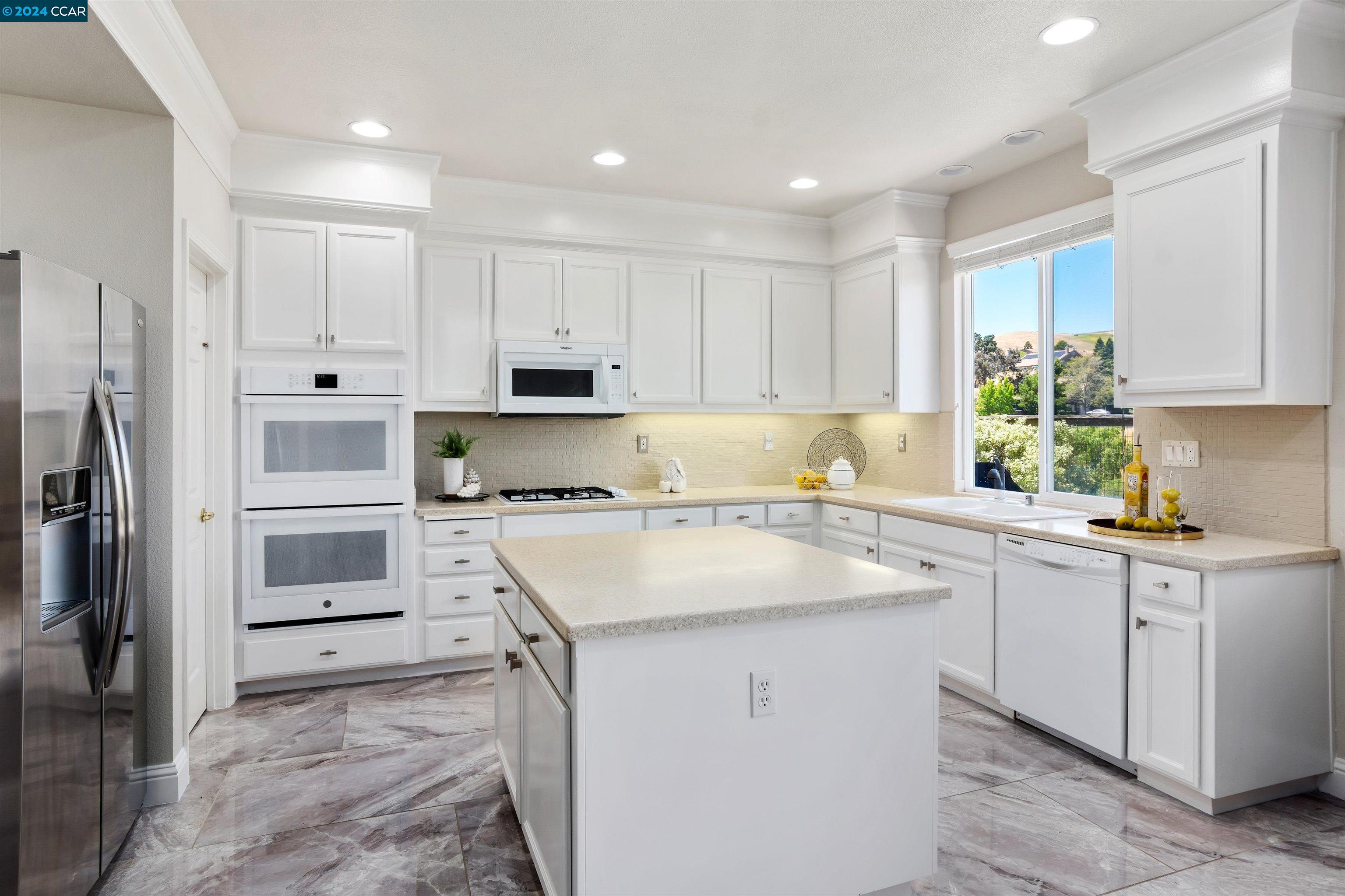 969 Rolling Woods Way