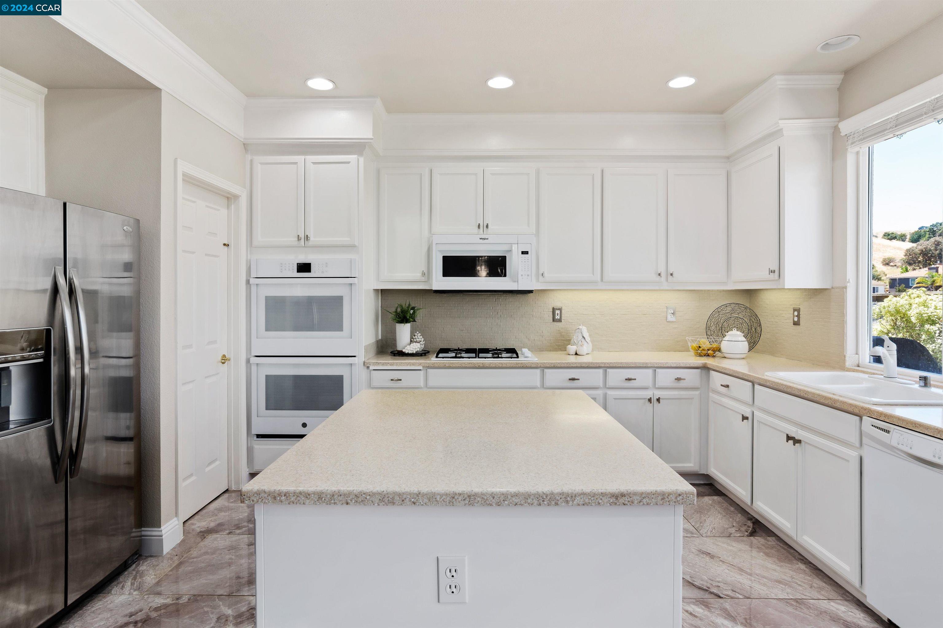 969 Rolling Woods Way