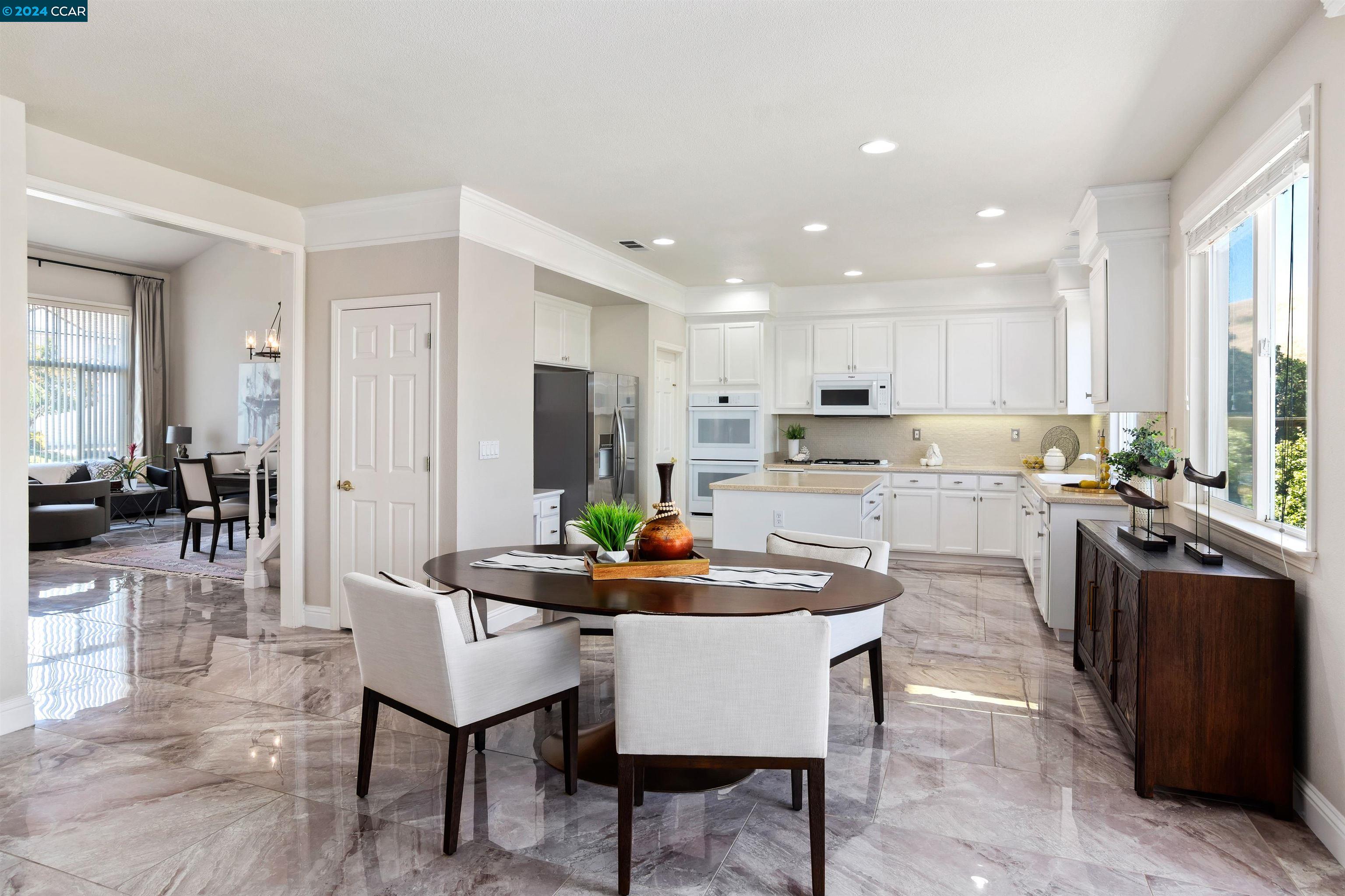 969 Rolling Woods Way