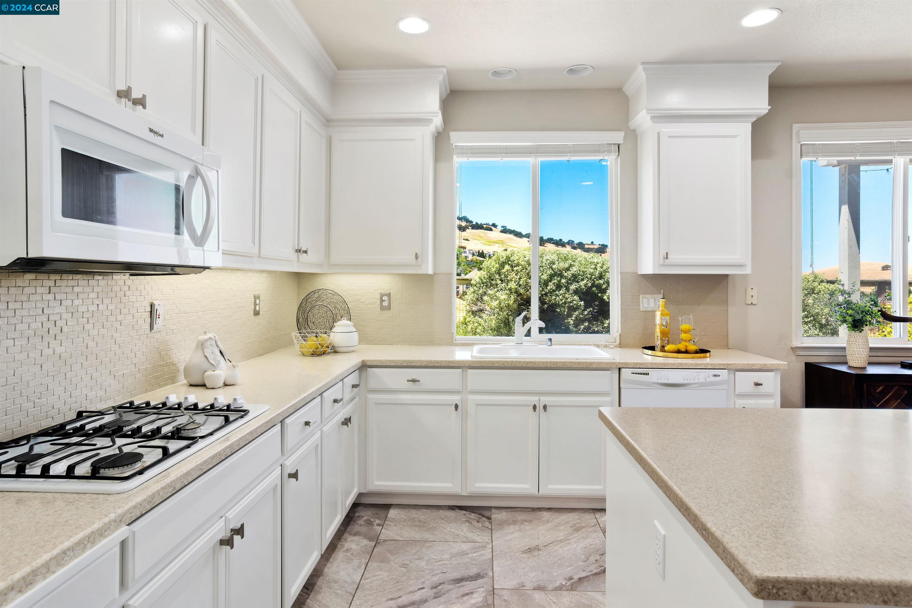 969 Rolling Woods Way