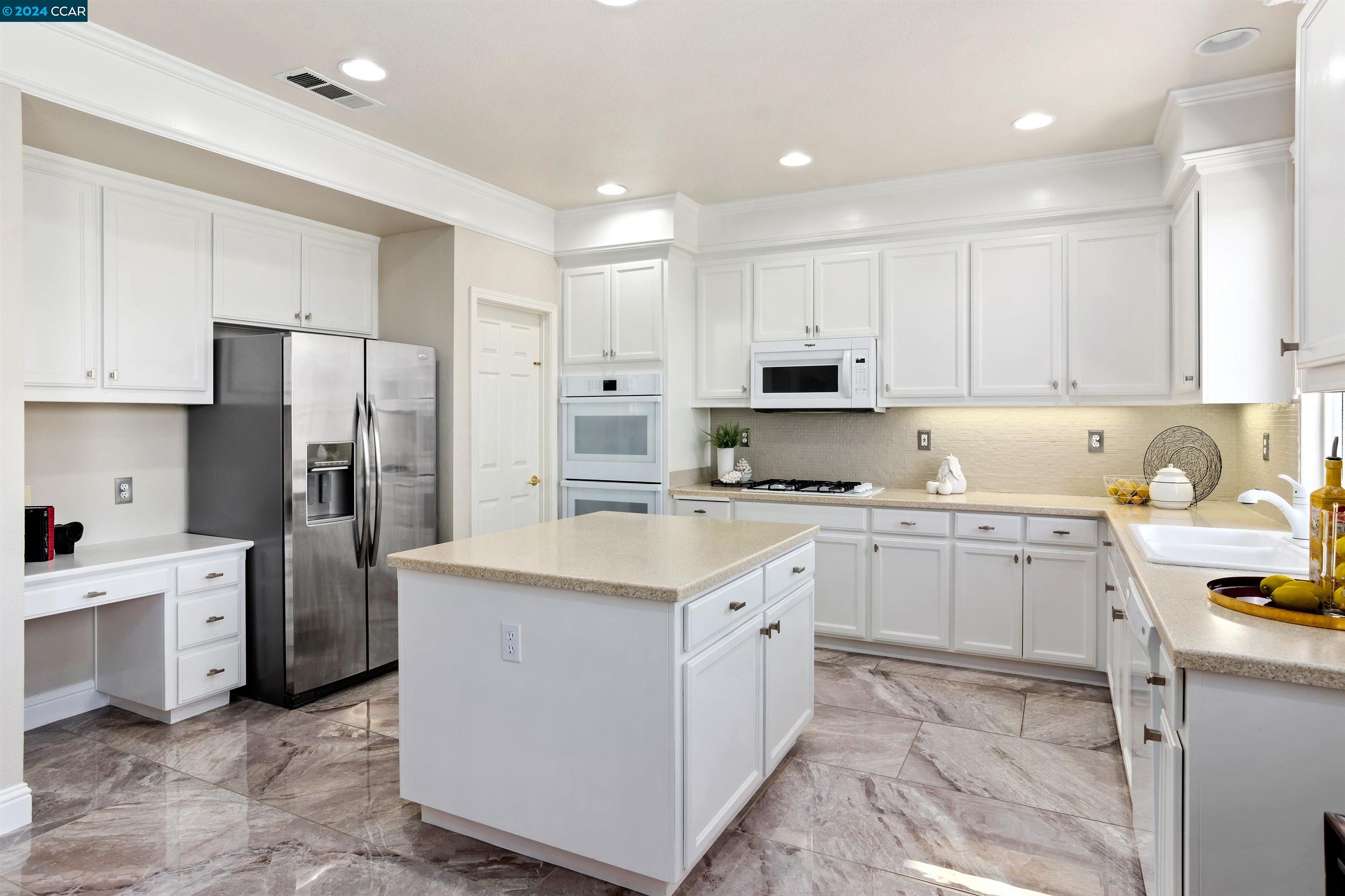 969 Rolling Woods Way