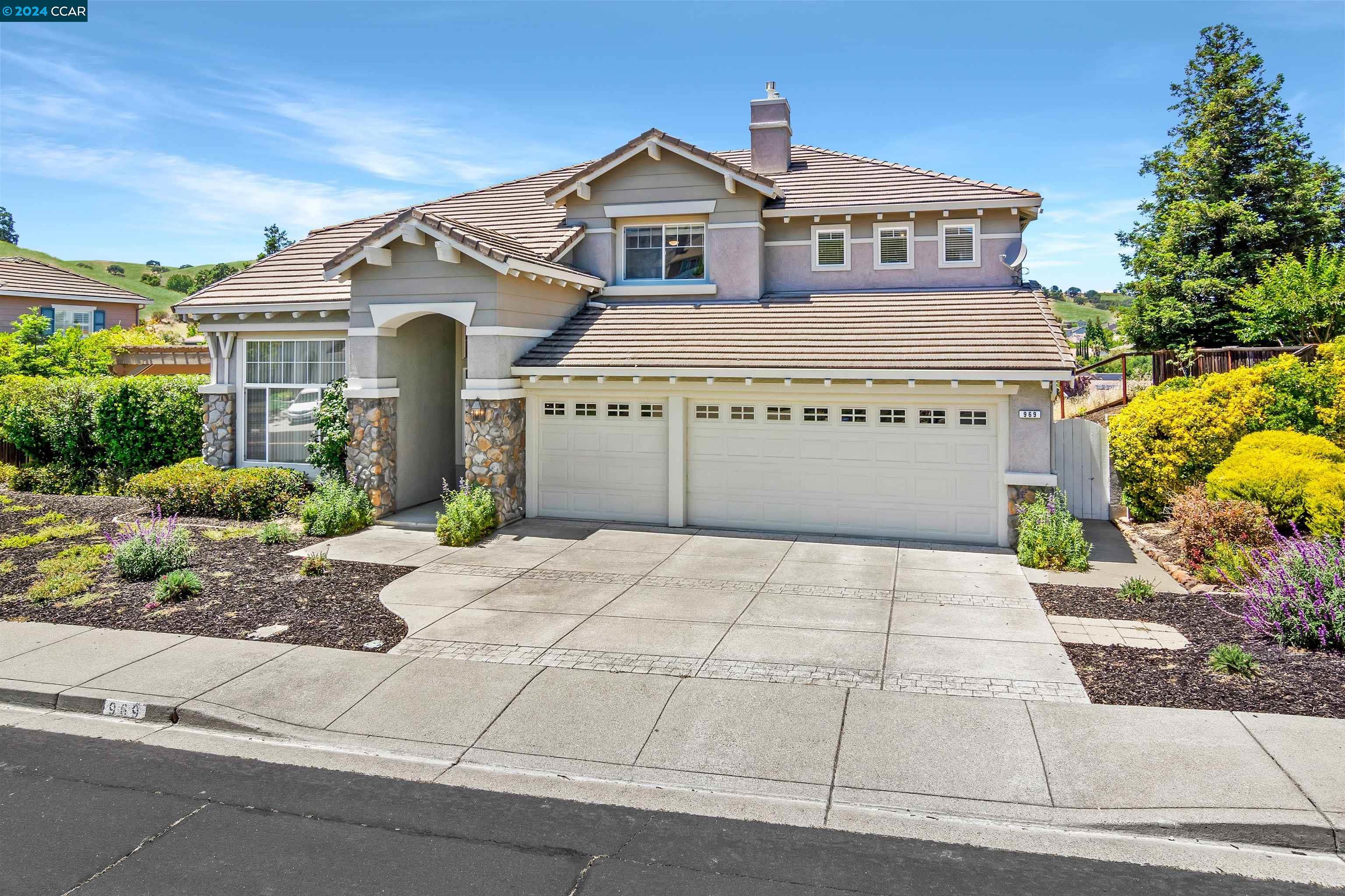 969 Rolling Woods Way