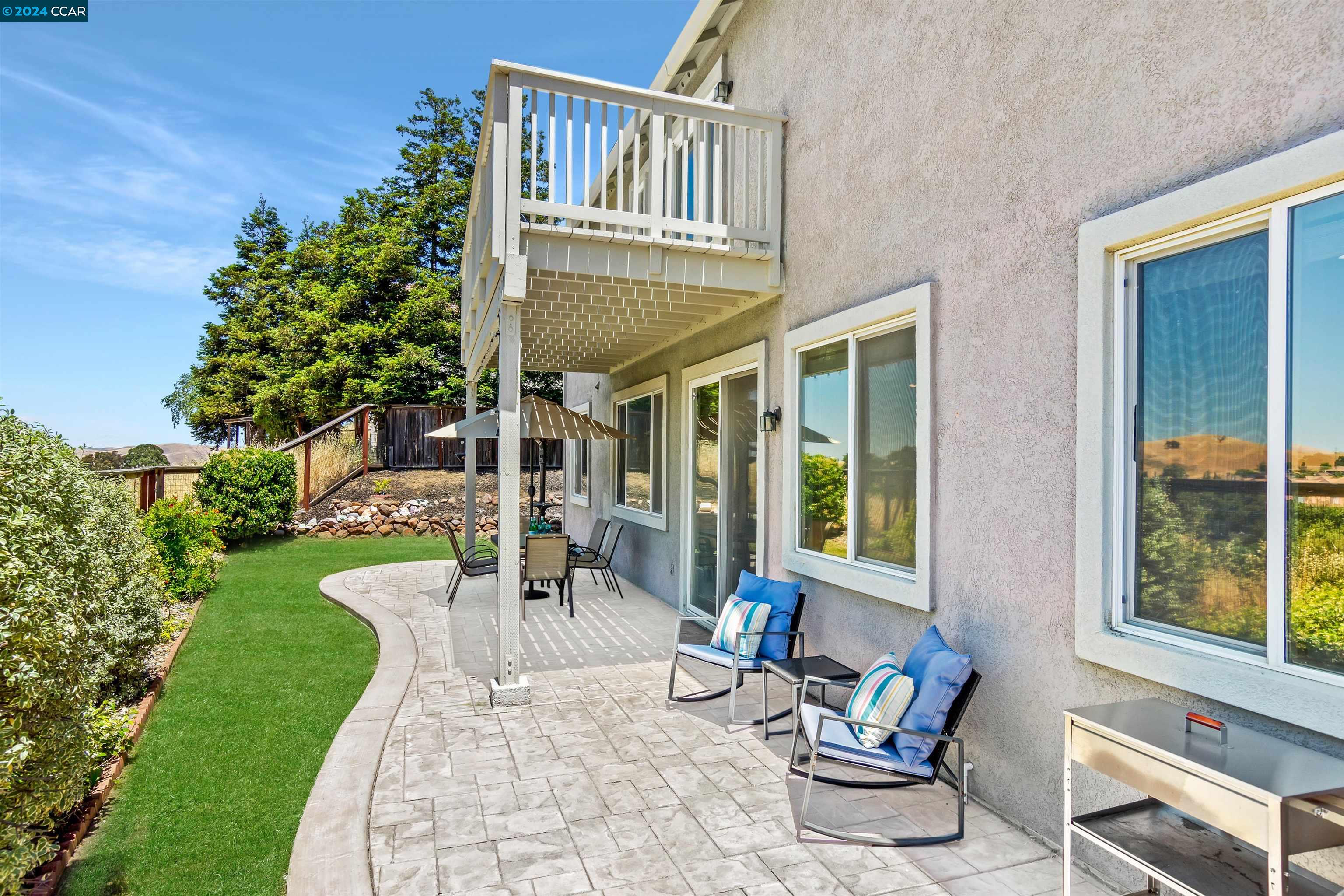 969 Rolling Woods Way