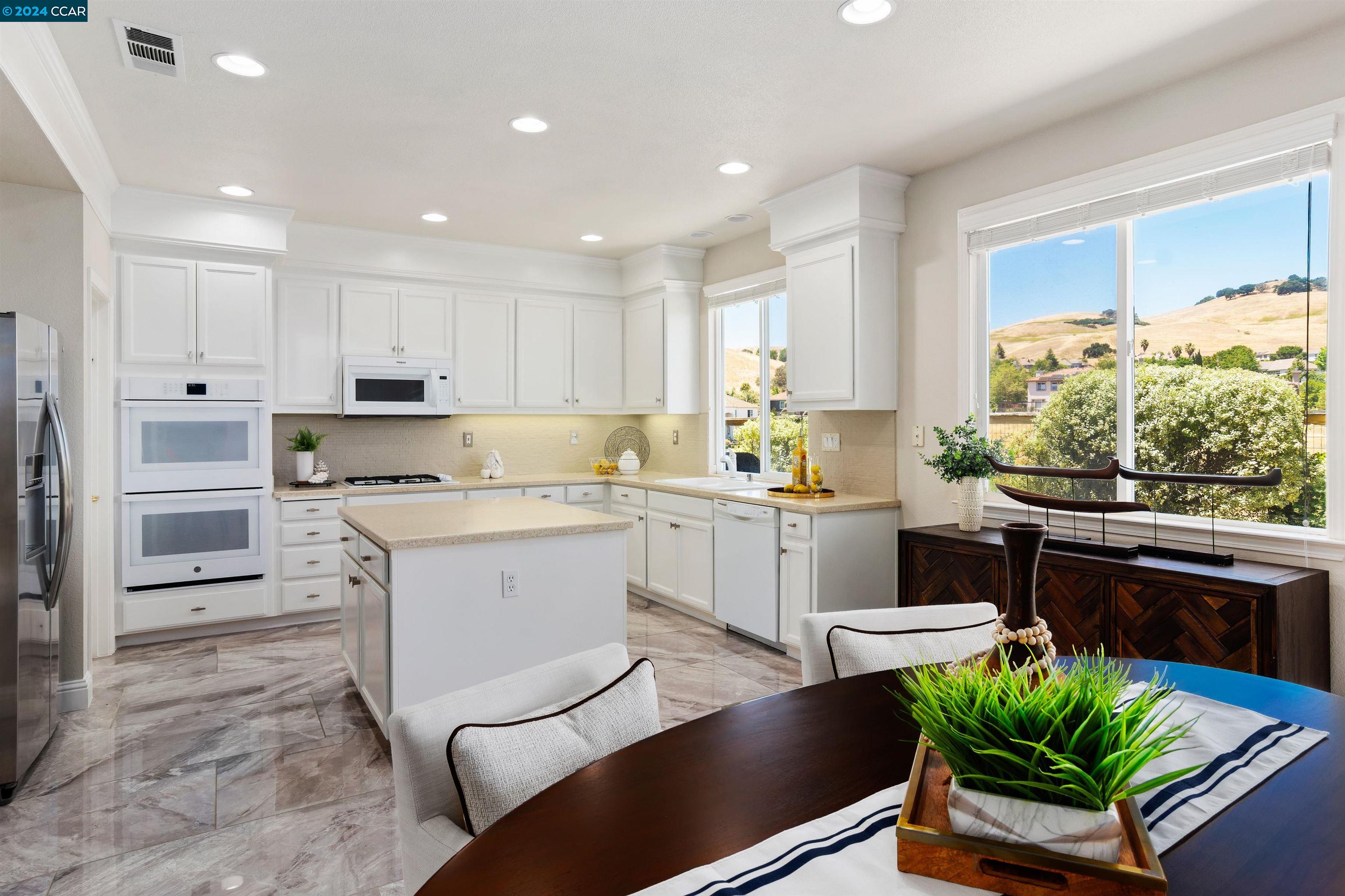 969 Rolling Woods Way