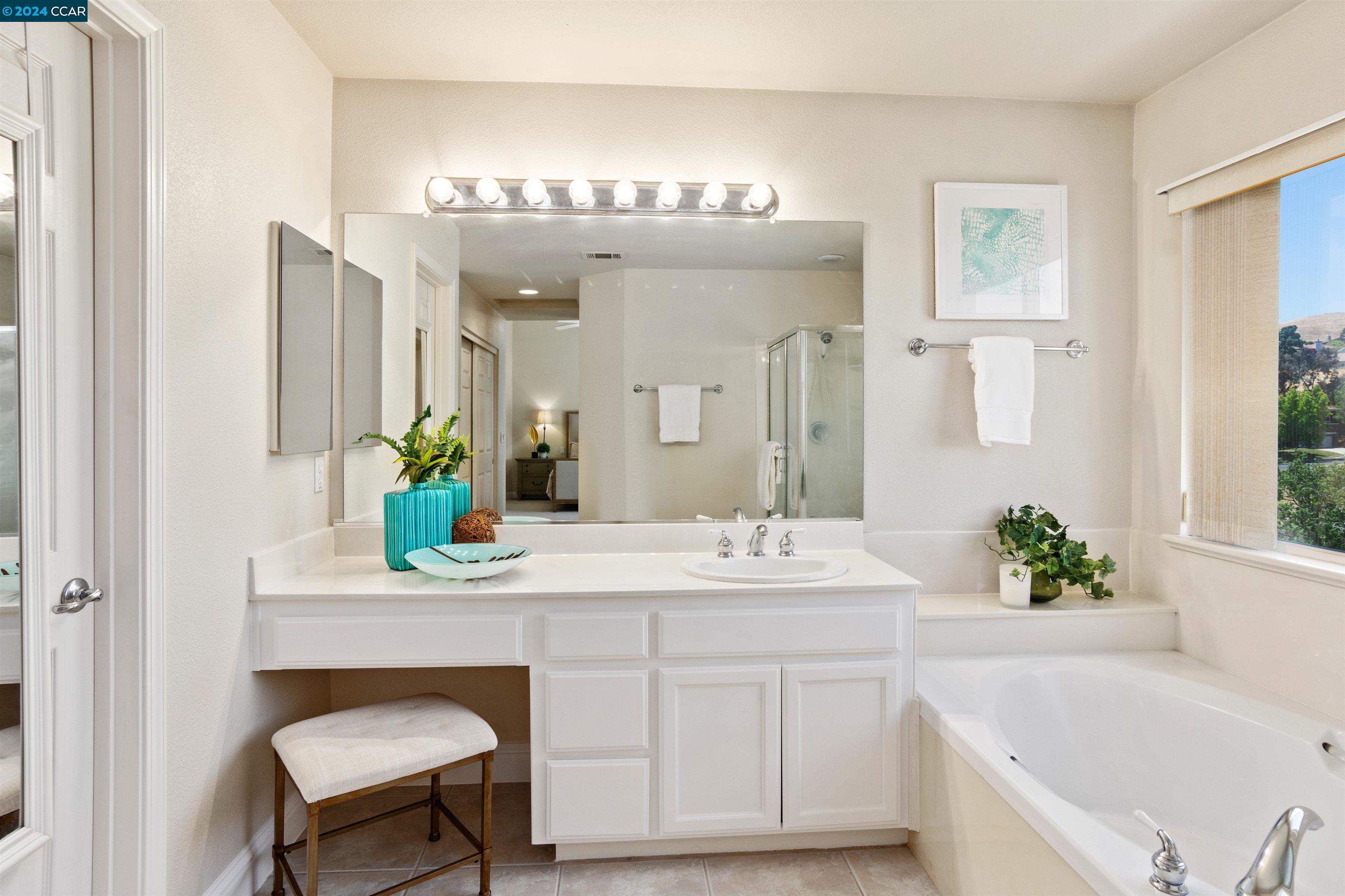 969 Rolling Woods Way