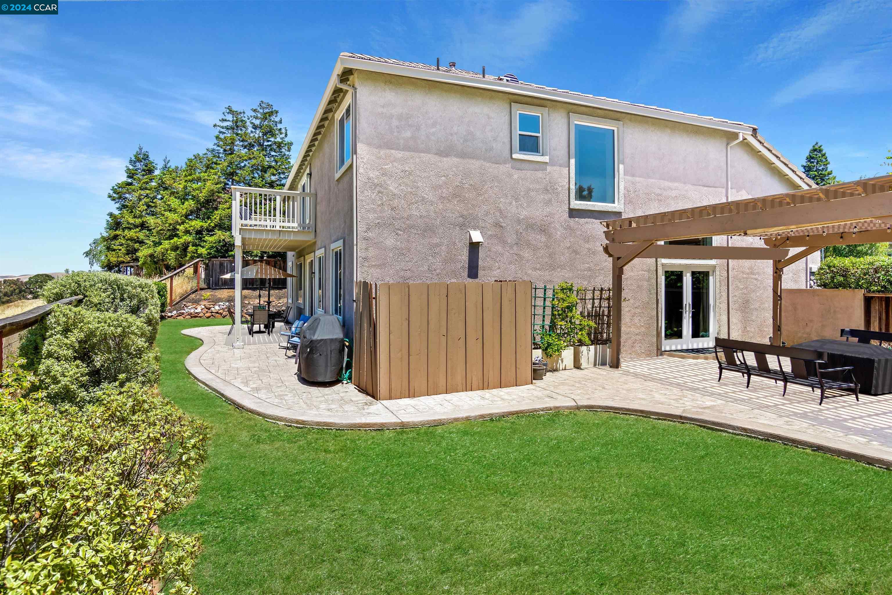 969 Rolling Woods Way