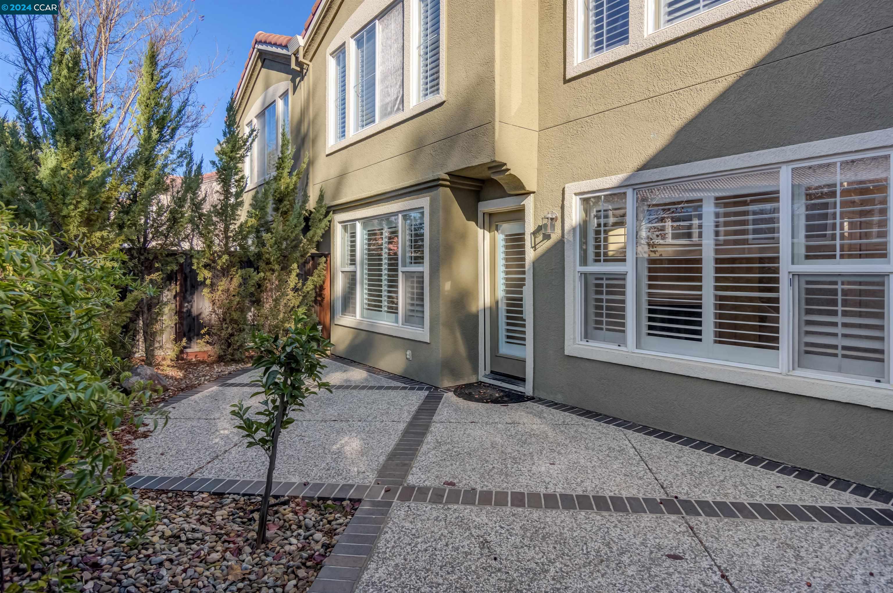 135 Coralflower Ln