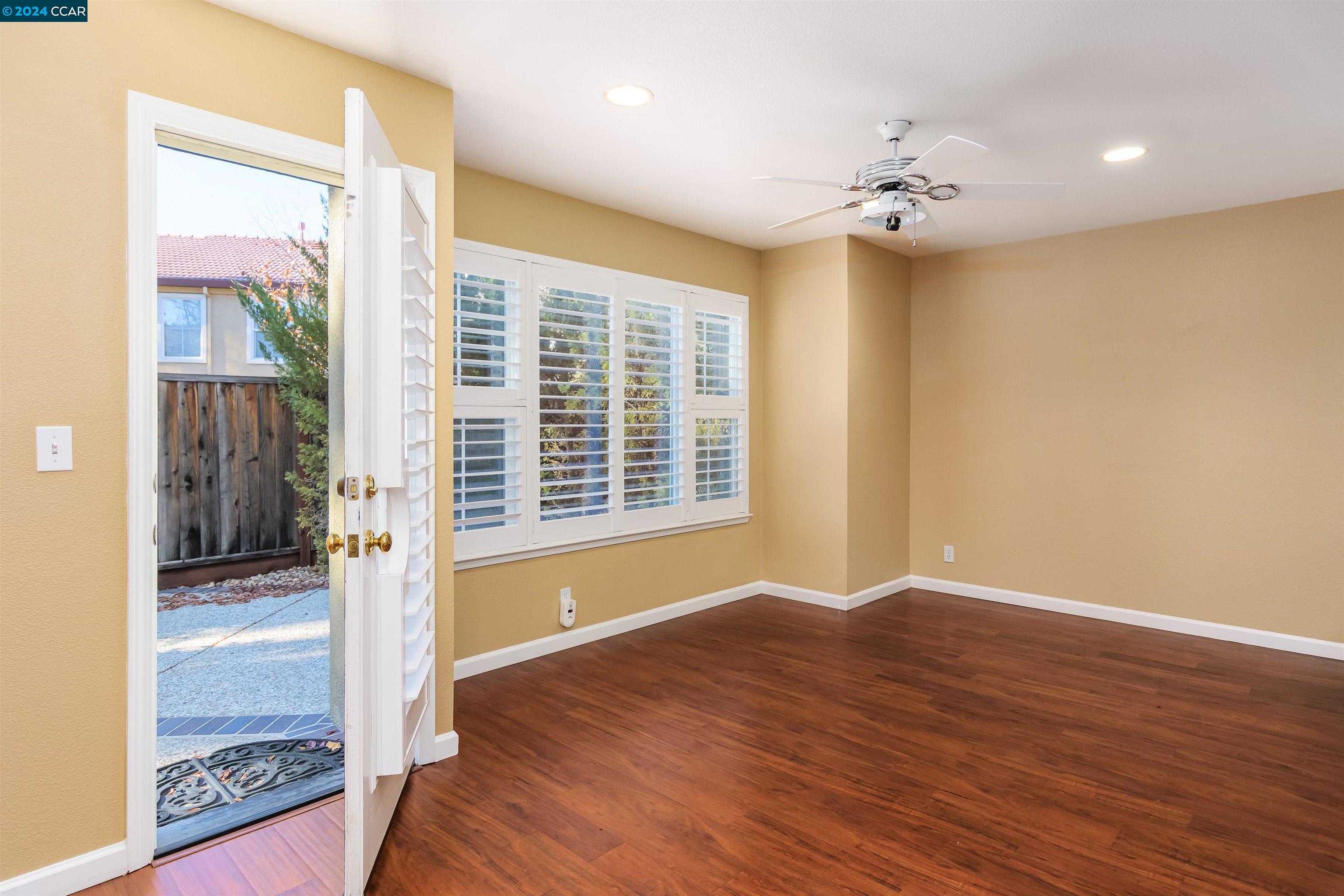135 Coralflower Ln