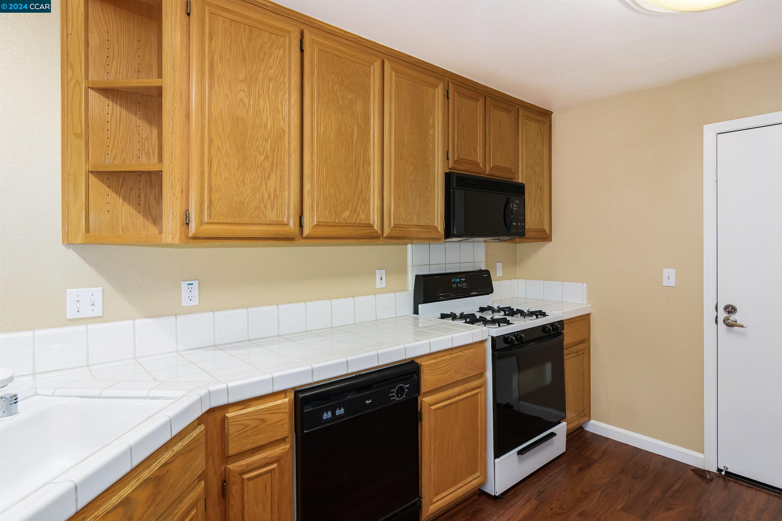 135 Coralflower Ln