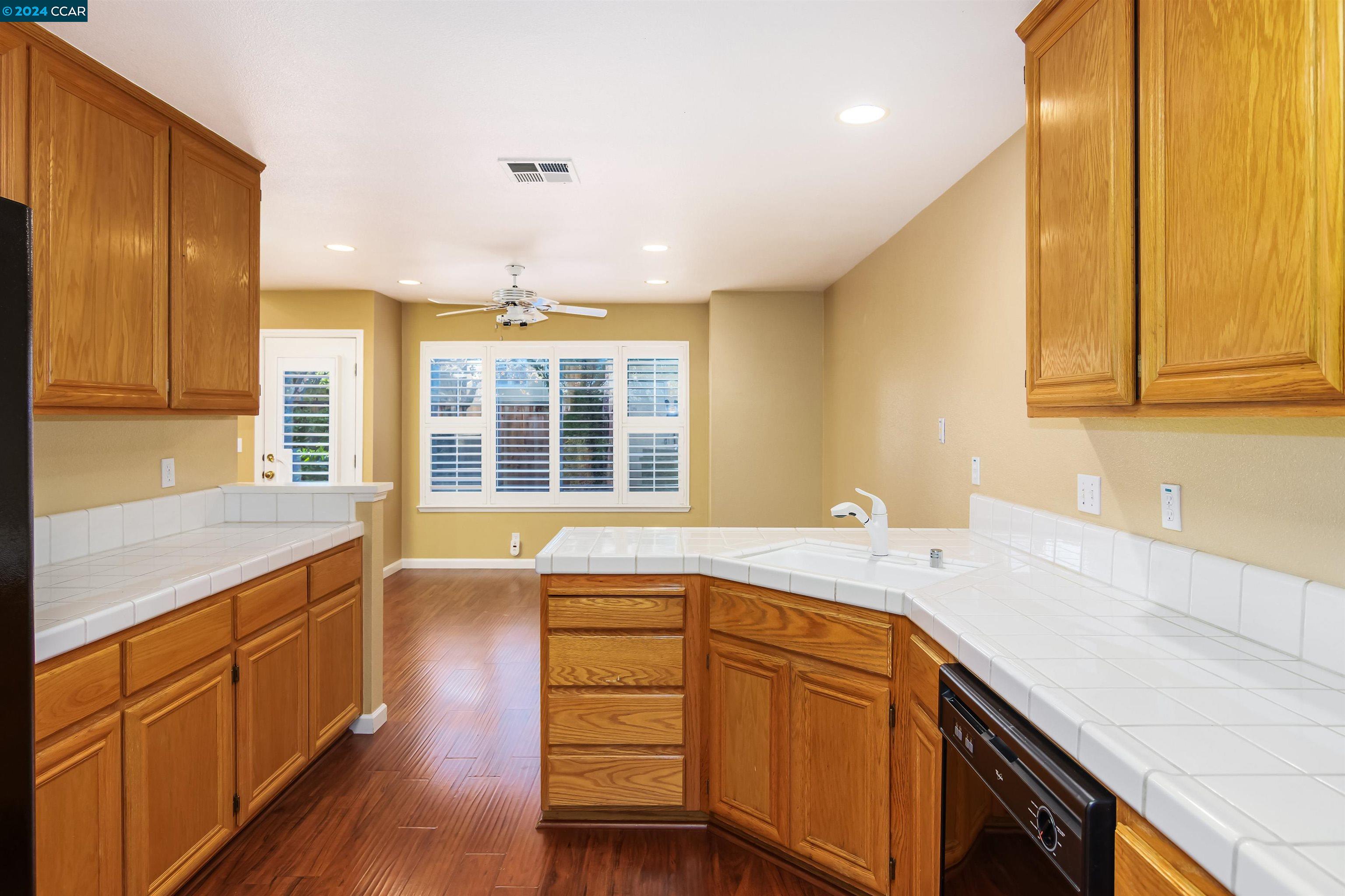 135 Coralflower Ln