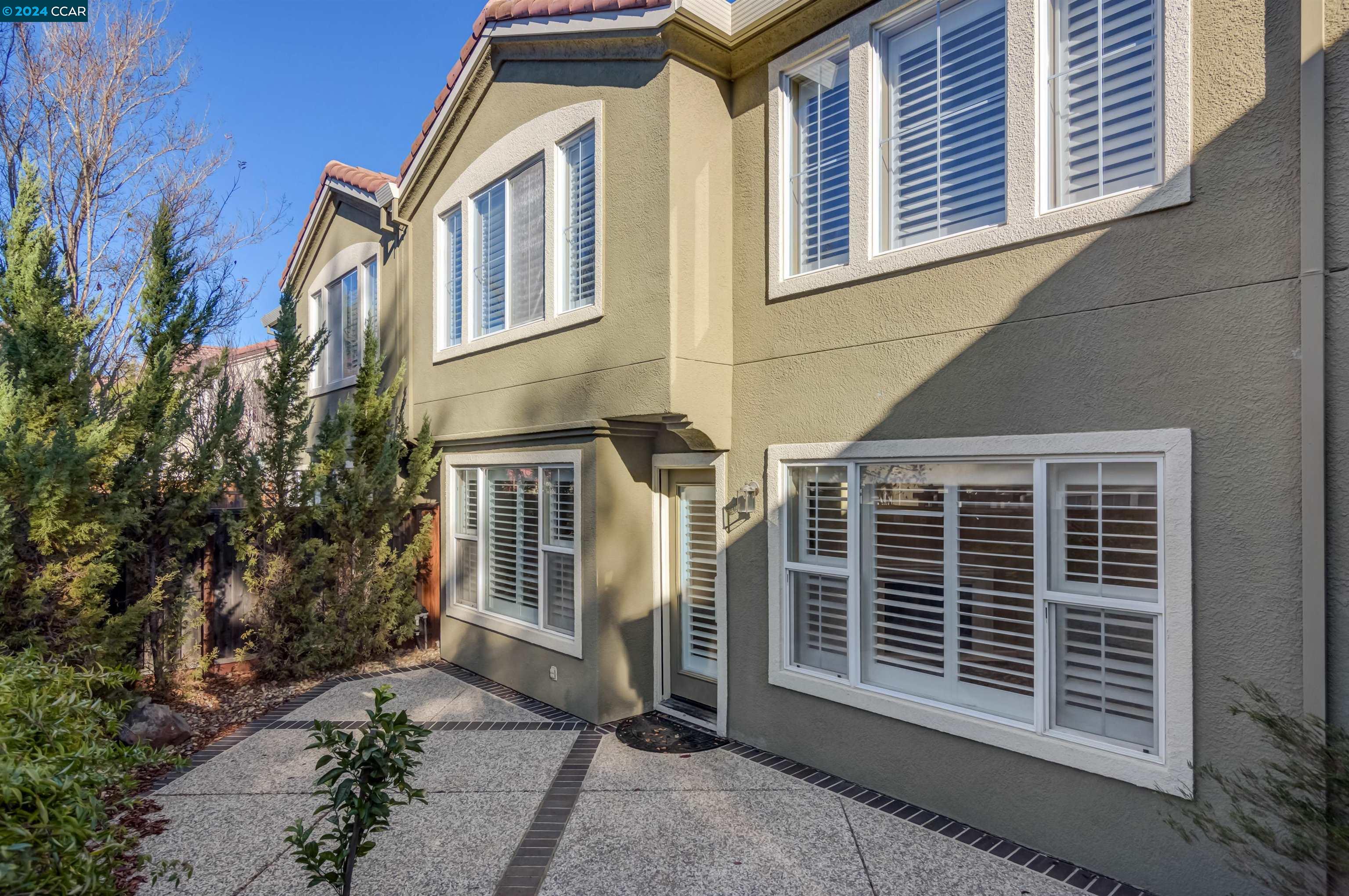 135 Coralflower Ln